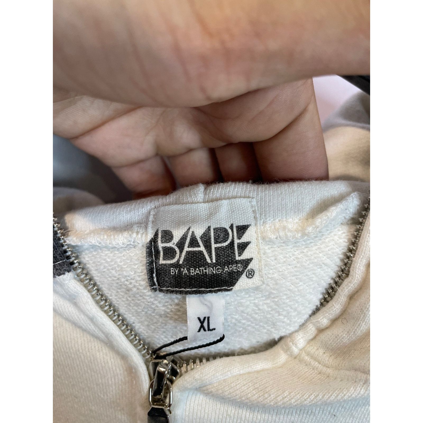 Bape BAPE Tiger Zip Up White Used XL Size US XL / EU 56 / 4 - 4 Thumbnail
