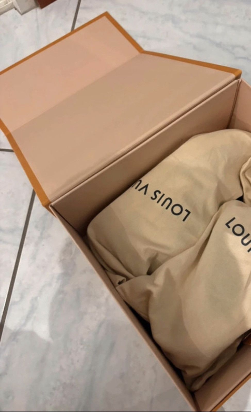 Louis Vuitton Louis Vuitton lv Trainer virgil abloh noir blanc taille 39 Size US 8 / IT 38 - 10 Thumbnail