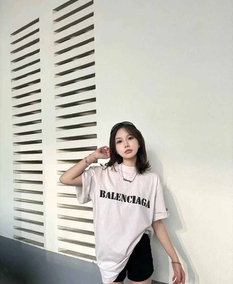 Balenciaga Balenciaga Letter T-shirt with round neck wear effect Size US XS / EU 42 / 0 - 5 Thumbnail