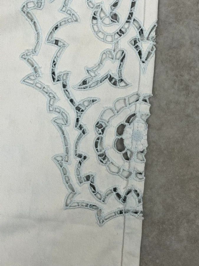 Roberto Cavalli 2010s Roberto Cavalli Leaves Tribal White Pants Size 28" / US 6 / IT 42 - 13 Thumbnail