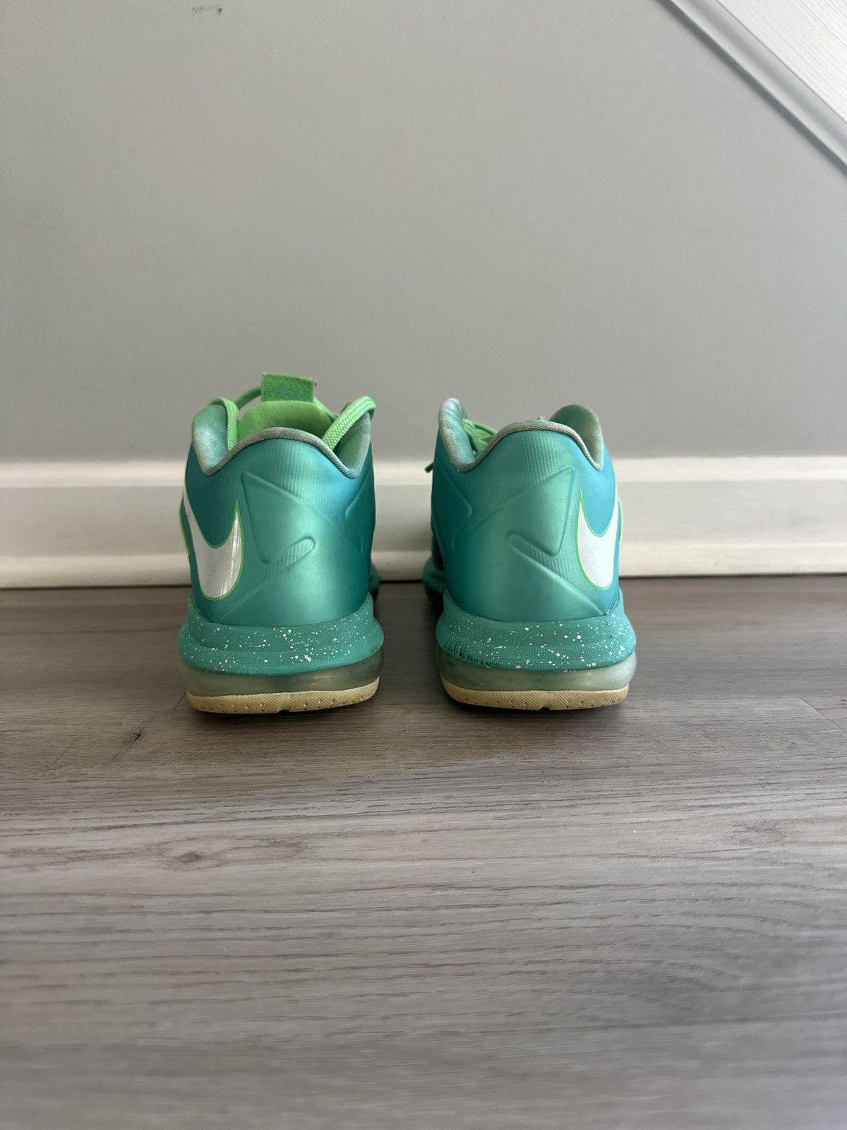 Nike Air Max LeBron X Easter Lows Size US 7.5 / EU 40-41 - 4 Thumbnail