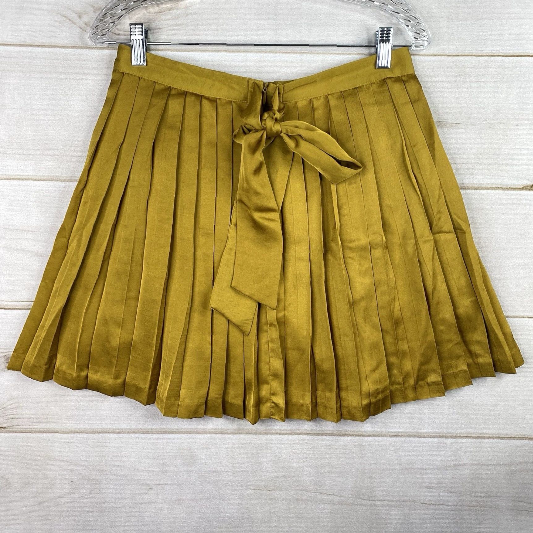 Gap Gap Skirt Womens 2 Gold Pleated Swing Tie Back Knee Length Lined Flowy Preppy Satin Polyester A-Line Dressy Casual Womens 2 Gold Size 26" / US 2 / IT 38 - 7 Thumbnail