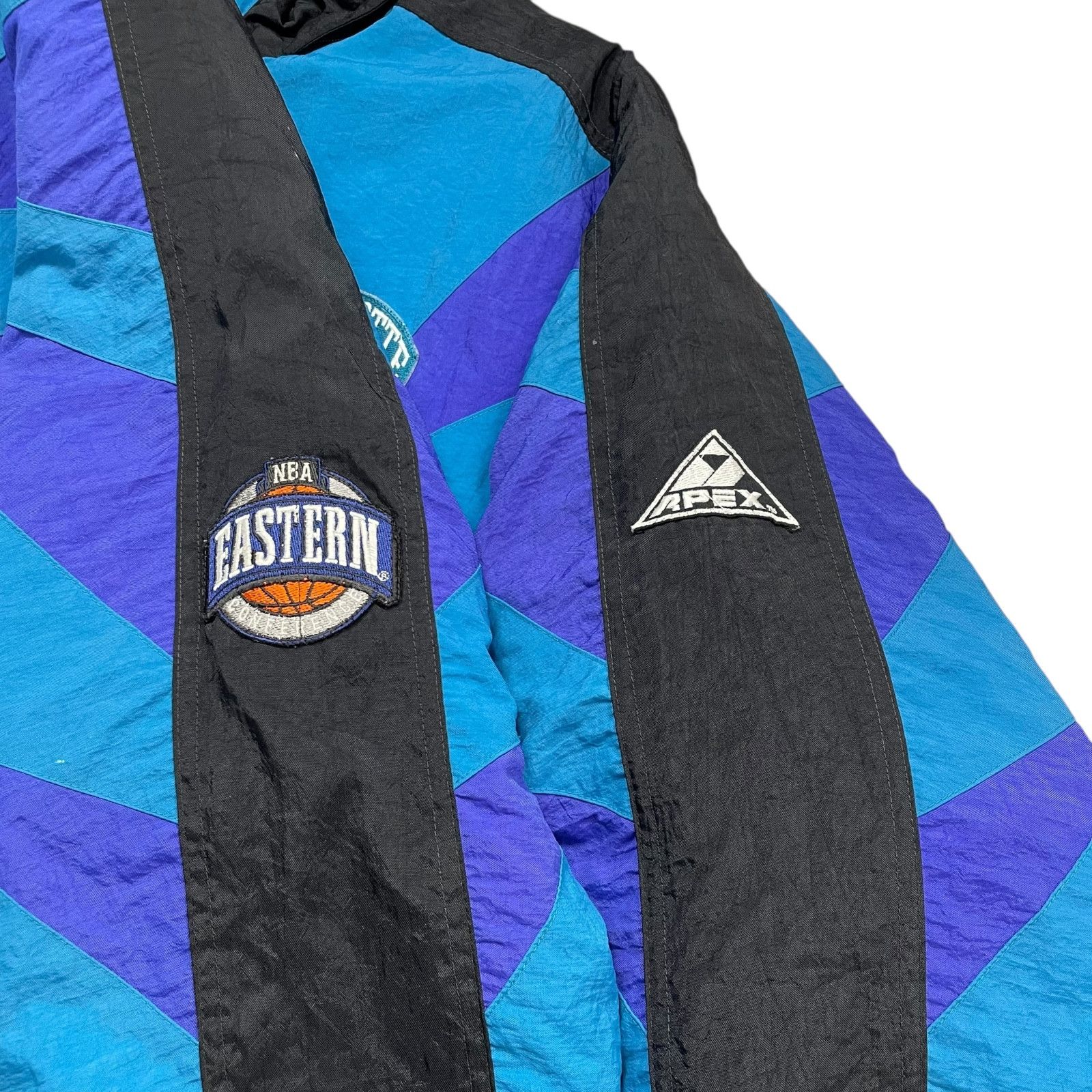 NBA VTG 90s CHARLOTTE HORNETS APEX ONE FULL ZIP PUFFER JACKET XL Size US XL / EU 56 / 4 - 6 Thumbnail