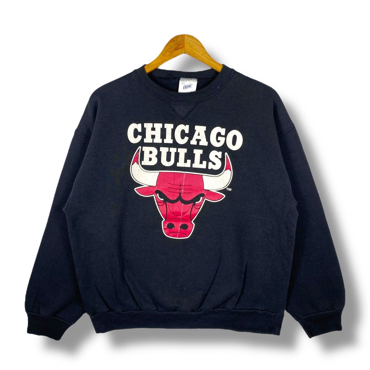 NBA × Vintage Vintage 90's CHICAGO BULLS Logo Nba Graphic Crewneck Size US XL / EU 56 / 4 - 1 Thumbnail