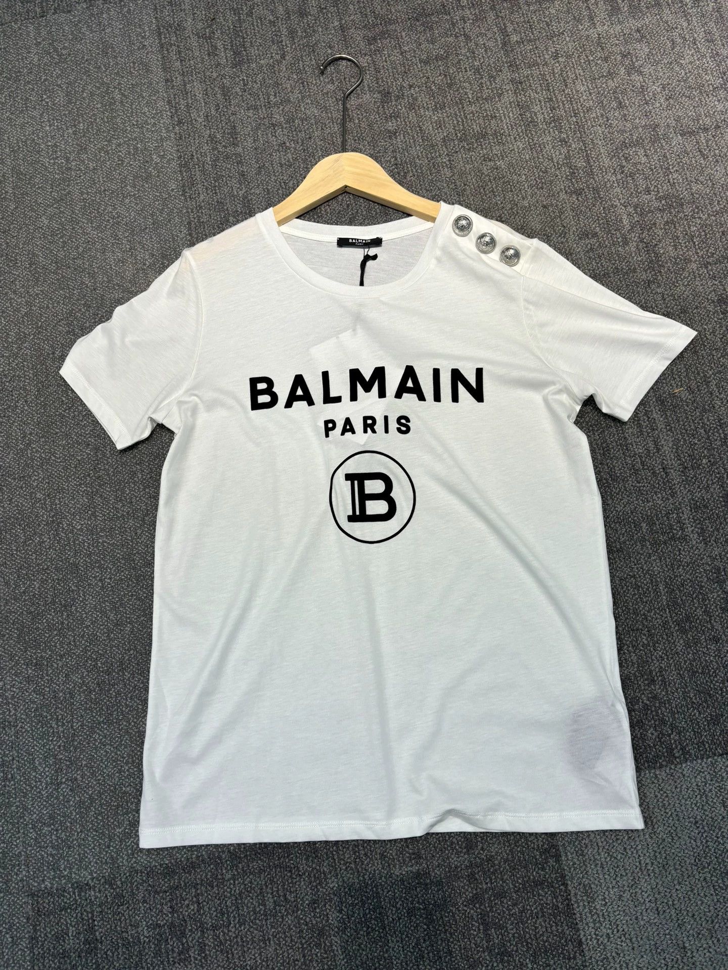 Balmain Balmain White and black short sleeves Size US S / EU 44-46 / 1 - 1 Thumbnail