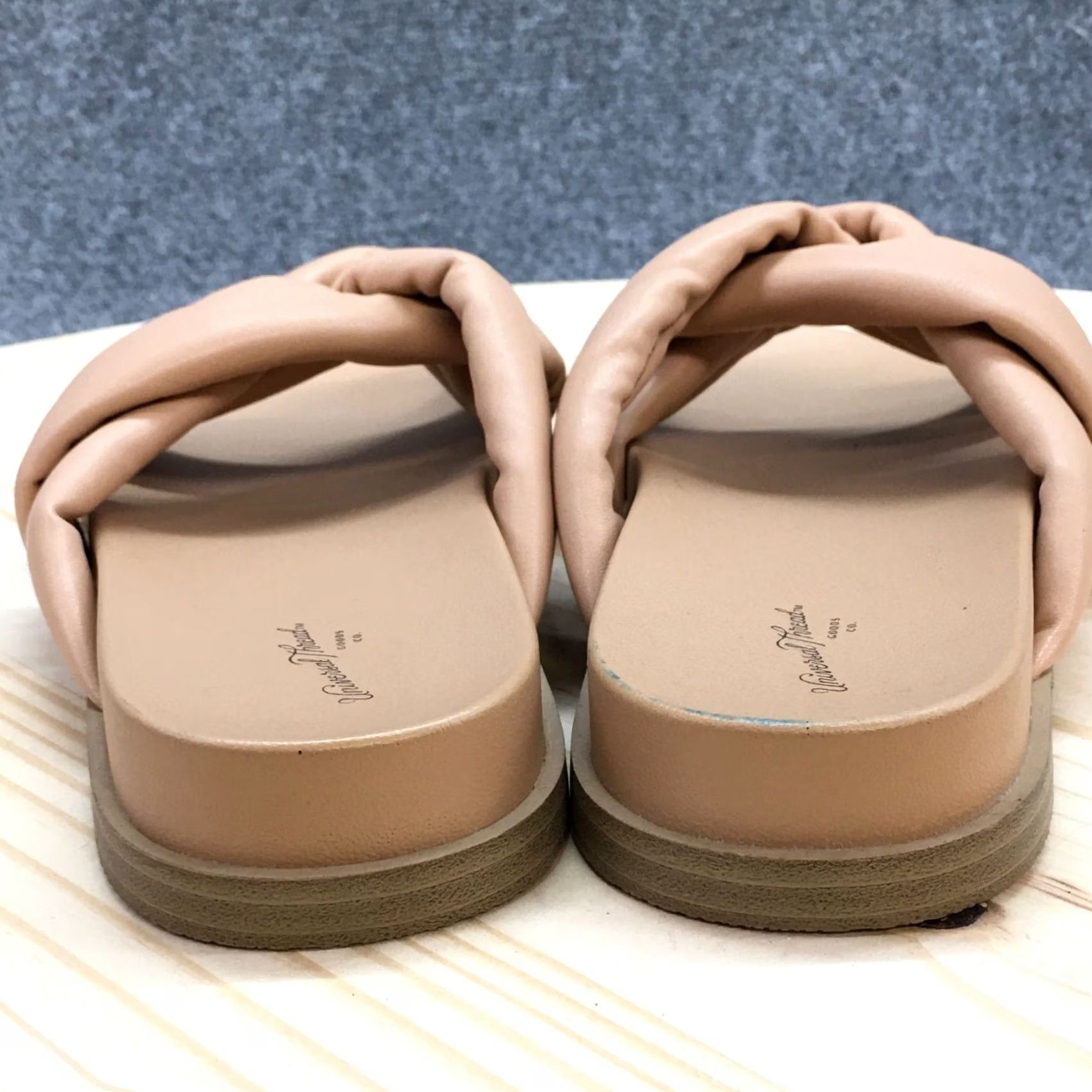 Vintage Universal Thread Sandals Womens 7.5 Casual Slip On Puffy Slide Flats Beige Size US 8 / IT 38 - 7 Thumbnail