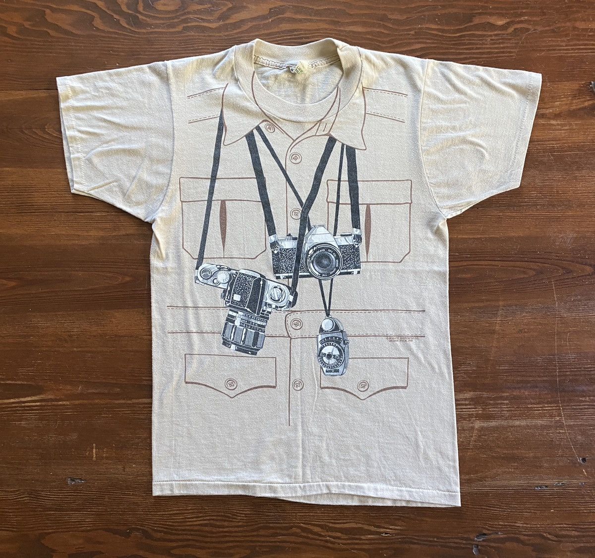 Vintage Vintage 1981 Genghiskhan Japan Camera Single Stitch Tee Size US XS / EU 42 / 0 - 2 Thumbnail