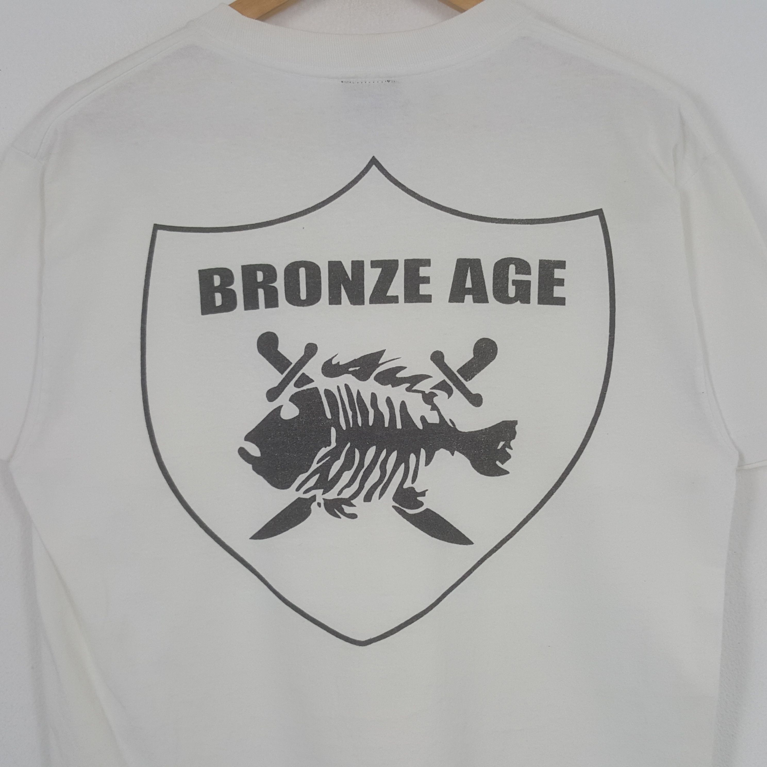 Vintage Vintage Bronze Age Surfing Style Tshirt Size US M / EU 48-50 / 2 - 2 Thumbnail