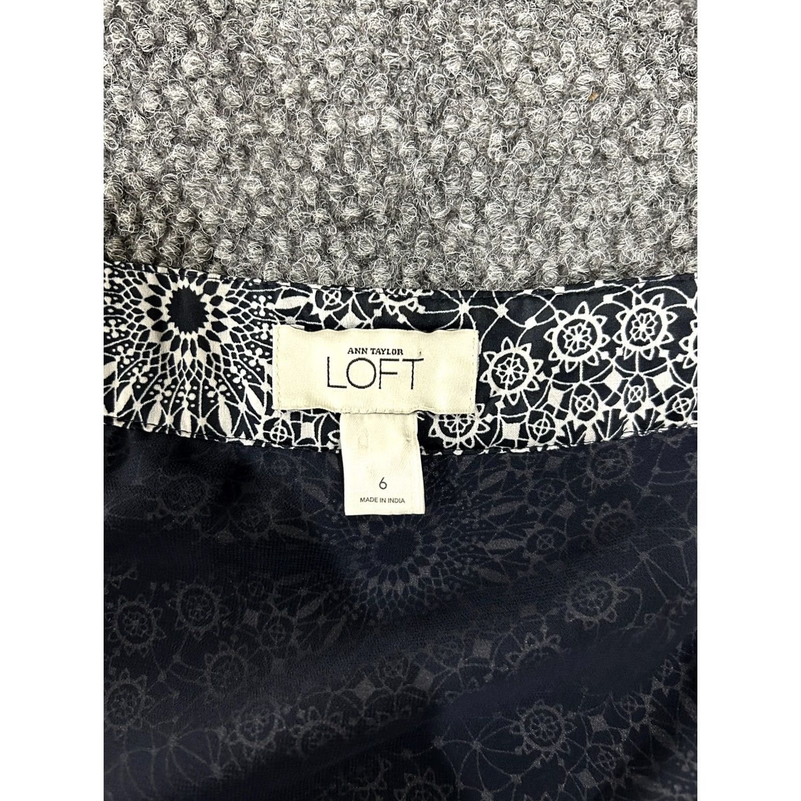 Loft VINTAGE? No. Ann Taylor LOFT Shirt Womens 6 Navy White Beaded Neck Sleeveless Tank Top Size M / US 6-8 / IT 42-44 - 5 Thumbnail