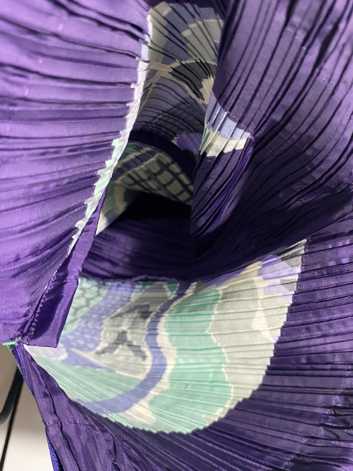 Pleats Please Issey Miyake PLEATS PLEASE BY ISSEY MIYAKE GRAPHIC DRAWSTRING BAG Size ONE SIZE - 5 Thumbnail