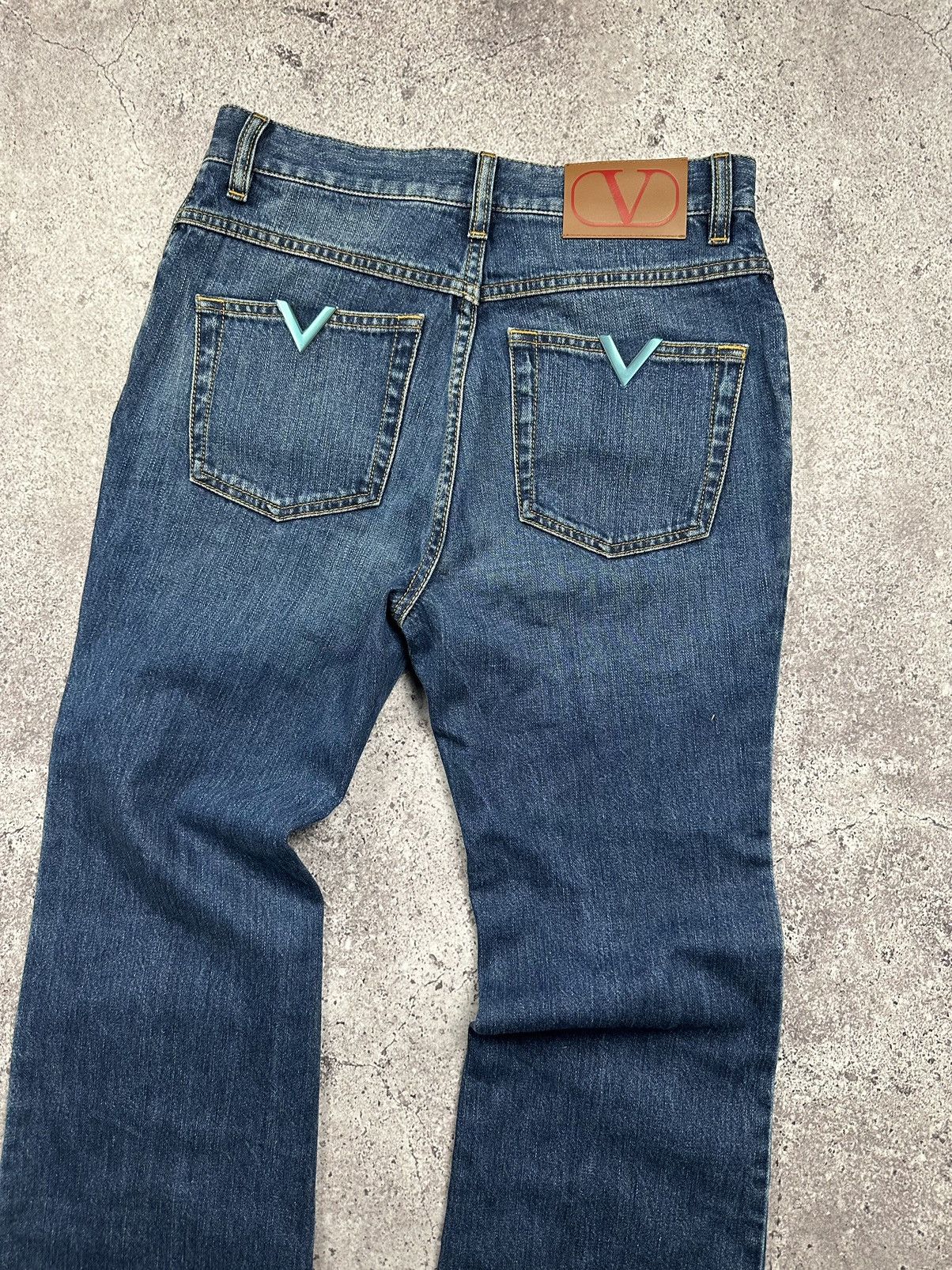 Valentino Valentino Garavani Flared Jeans Pants Metal Logo RRP 850€+ Size 27" / US 4 / IT 40 - 4 Thumbnail