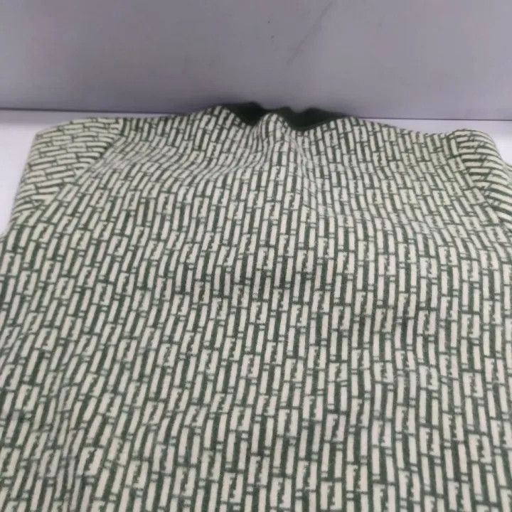 Fendi Green Logo Long Sleeve Sweater for Men -2507