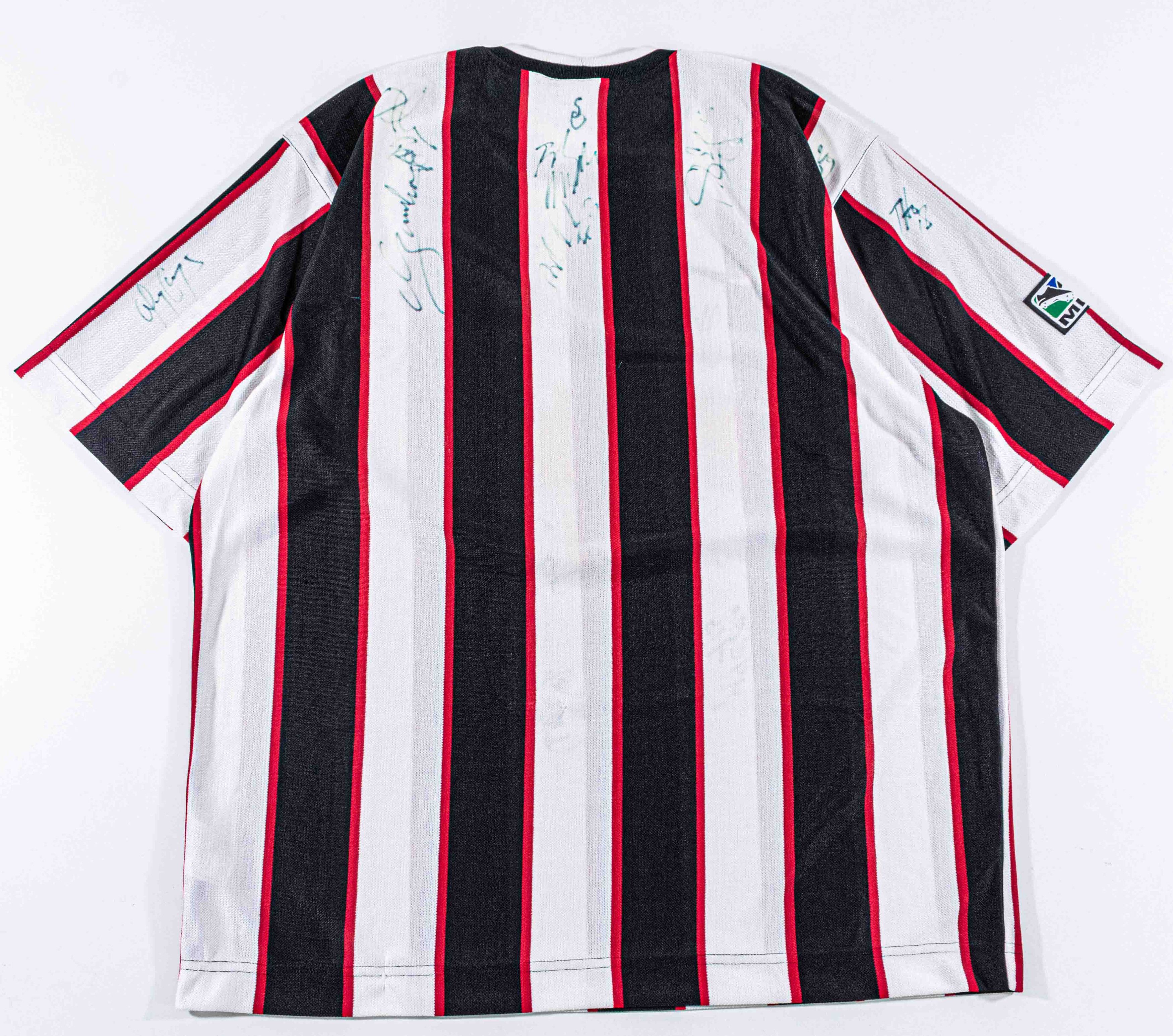 Nike 1997 NIKE New York New Jersey MetroStars Autographed Jersey Size US XL / EU 56 / 4 - 23 Thumbnail