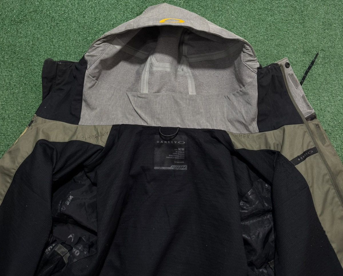 Oakley Oakley Camo Ski Jacket Down MEN Size US M / EU 48-50 / 2 - 4 Thumbnail
