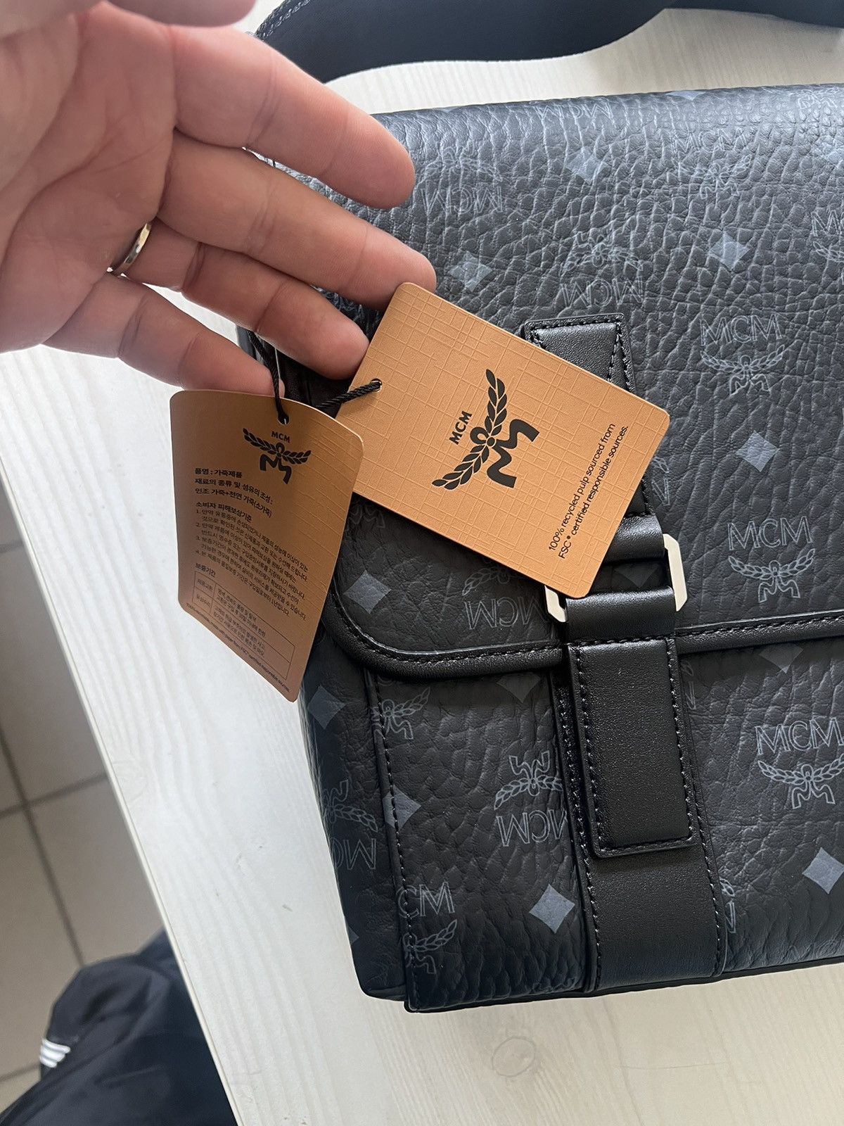 MCM Aren Messenger in Visetos Size ONE SIZE - 6 Thumbnail