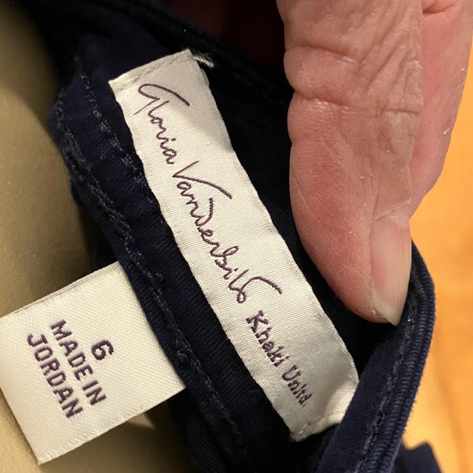 Other Gloria Vanderbilt Dark Blue Belted Cargo Shorts Size 28" / US 6 / IT 42 - 2 Thumbnail