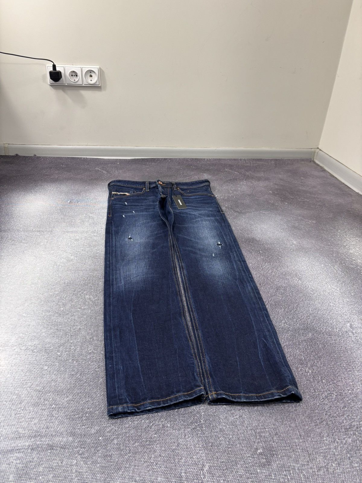 Diesel Diesel Belther NWT Men’s Regular Slim Tapered Denim Jeans Size US 29 - 3 Thumbnail