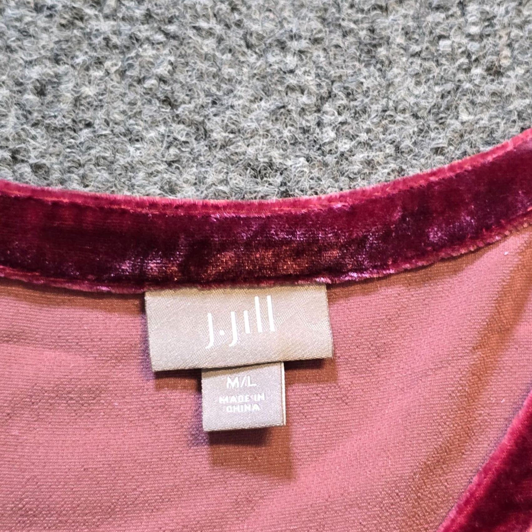 J. Jill J Jill Top Womens L Red Velour 3/4 Sleeve Stretch Silk Blend Casual Career Blouse Womens Size L / US 10 / IT 46 - 3 Thumbnail