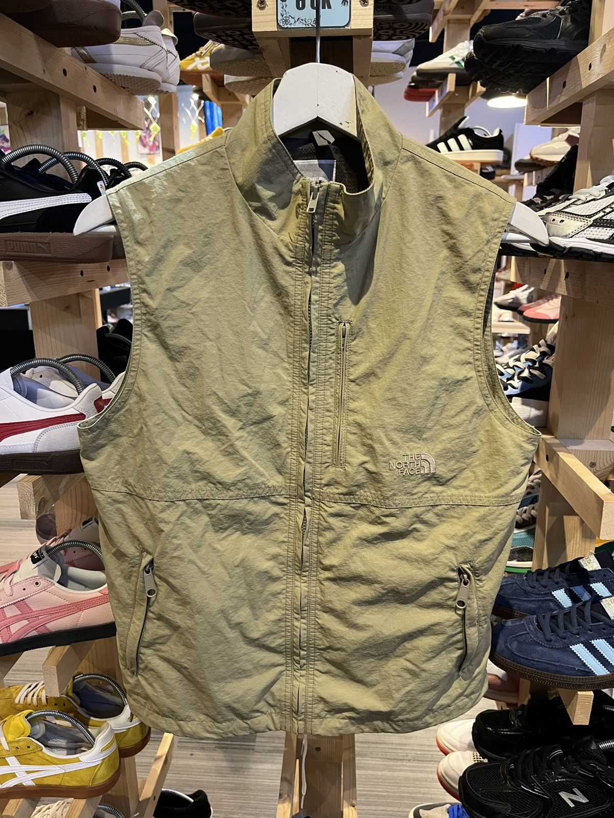The North Face × Vintage THE NORTH FACE CREAM Vest Size US L / EU 52-54 / 3 - 1 Thumbnail
