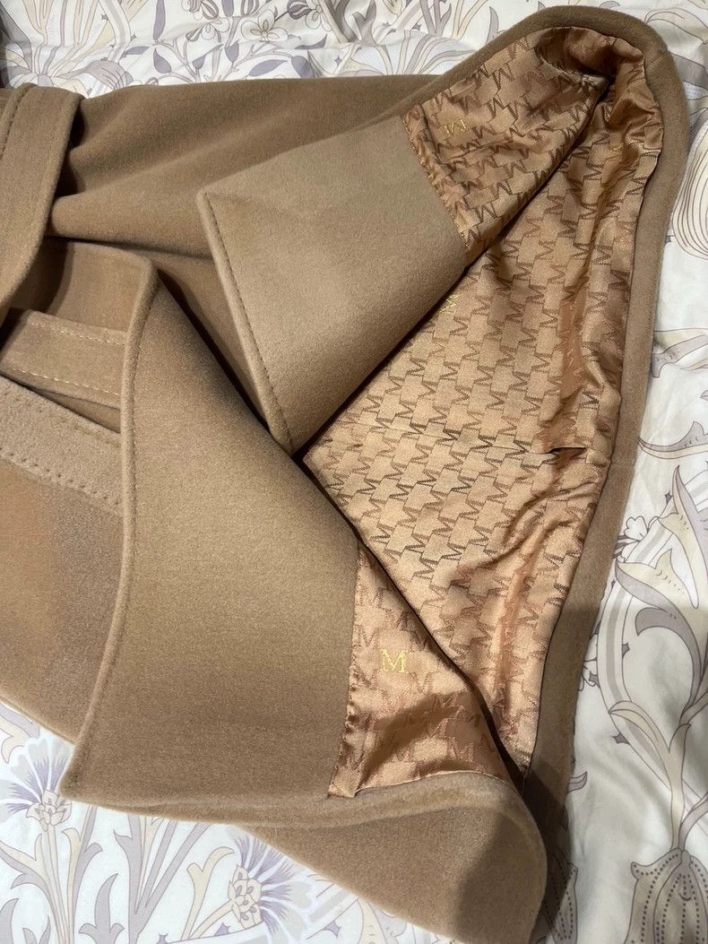 Max Mara Max Mara A timeless classic in classic colours Size S / US 4 / IT 40 - 6 Thumbnail