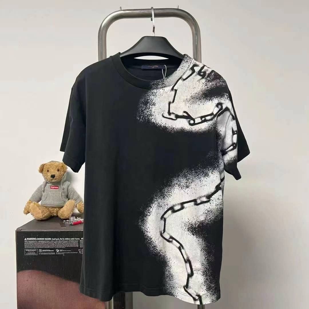 Louis Vuitton LOUIS VUITTON SPRAY CHAIN TEE Size US M / EU 48-50 / 2 - 1 Thumbnail