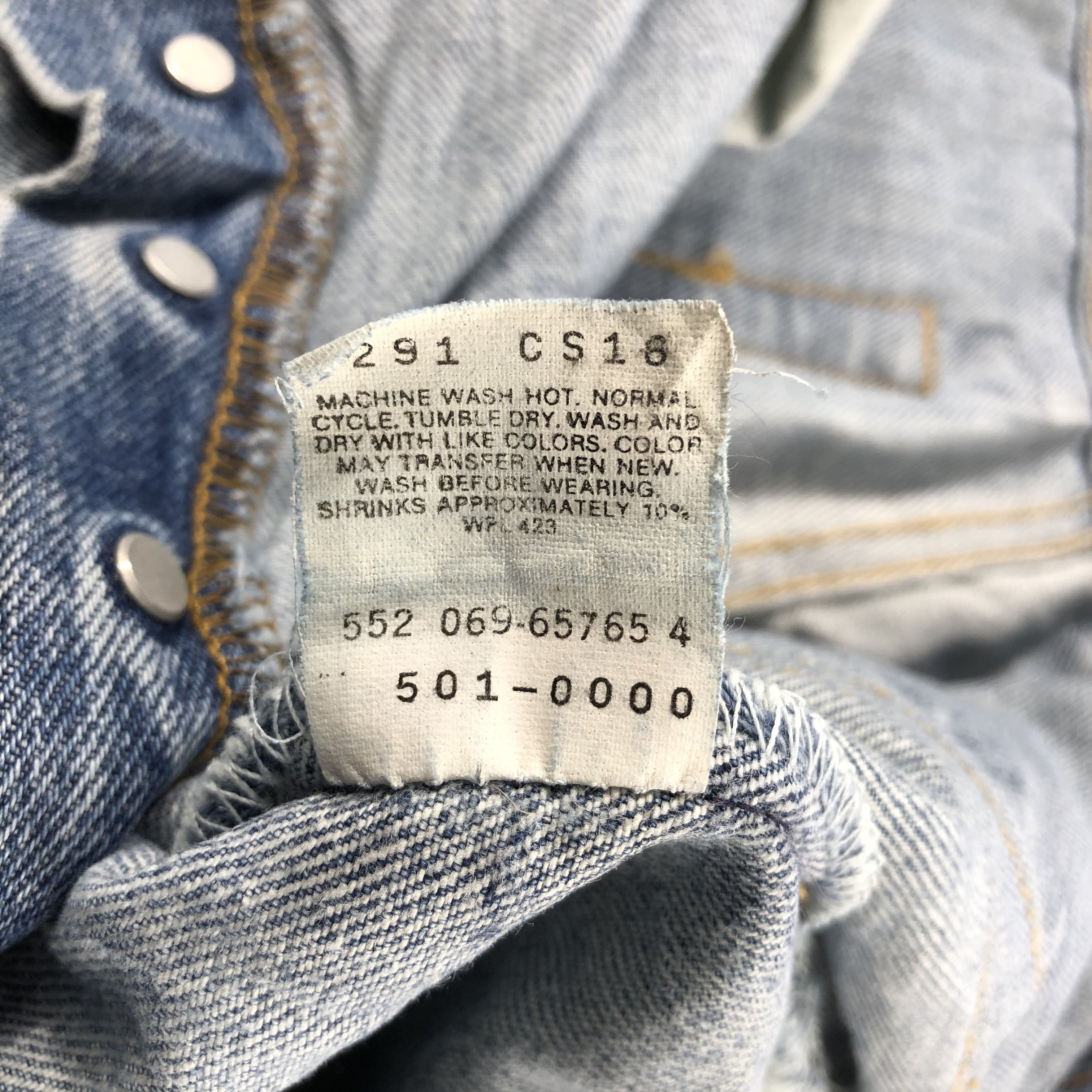 Levi's Vintage 90s Blue Wash Levis 501 Jeans-JM2239 Size US 35 - 12 Thumbnail