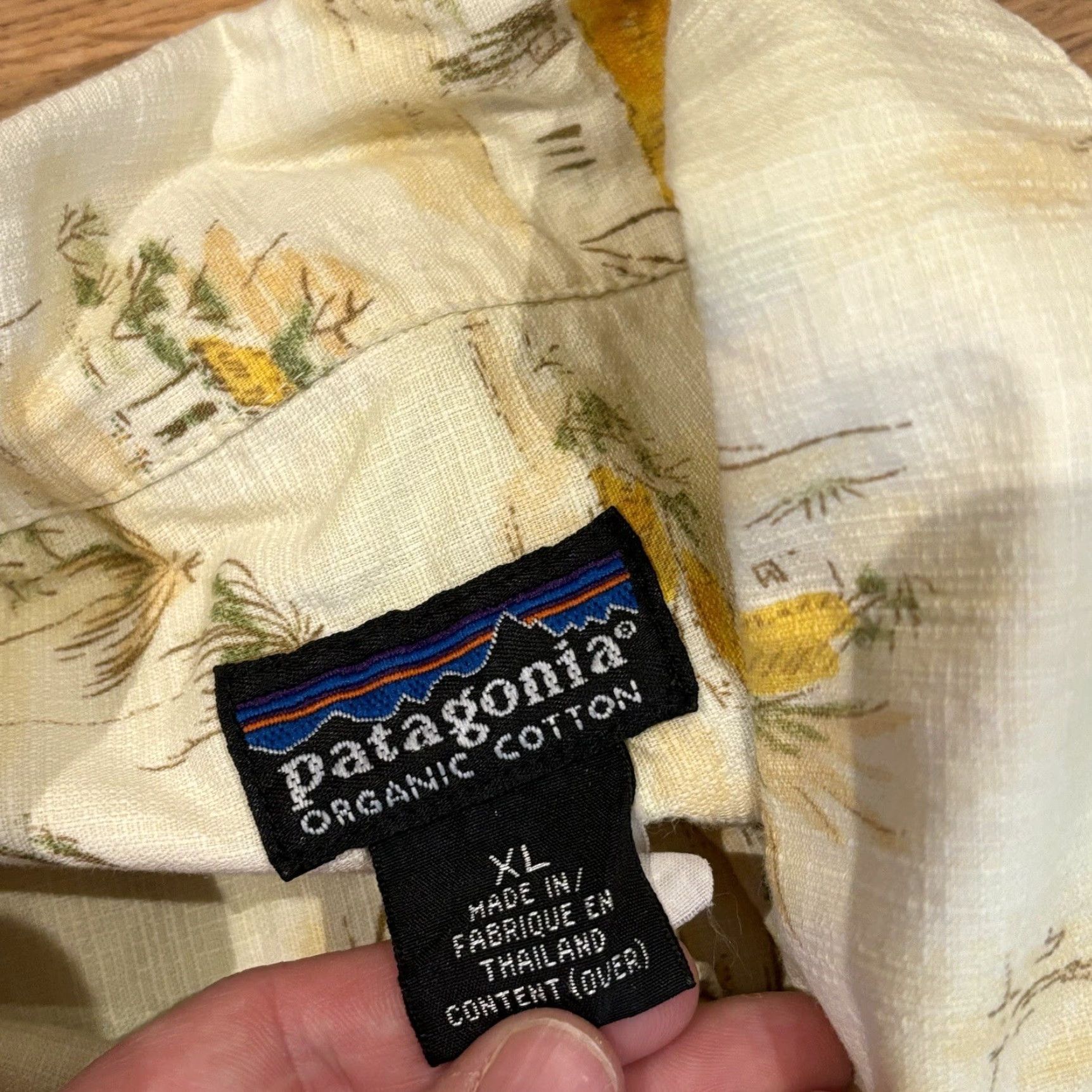 Patagonia VINTAGE Patagonia Organic Cotton Beach Print Hawaiian Shirt Mens Size XL 53304 Size US XL / EU 56 / 4 - 7 Thumbnail