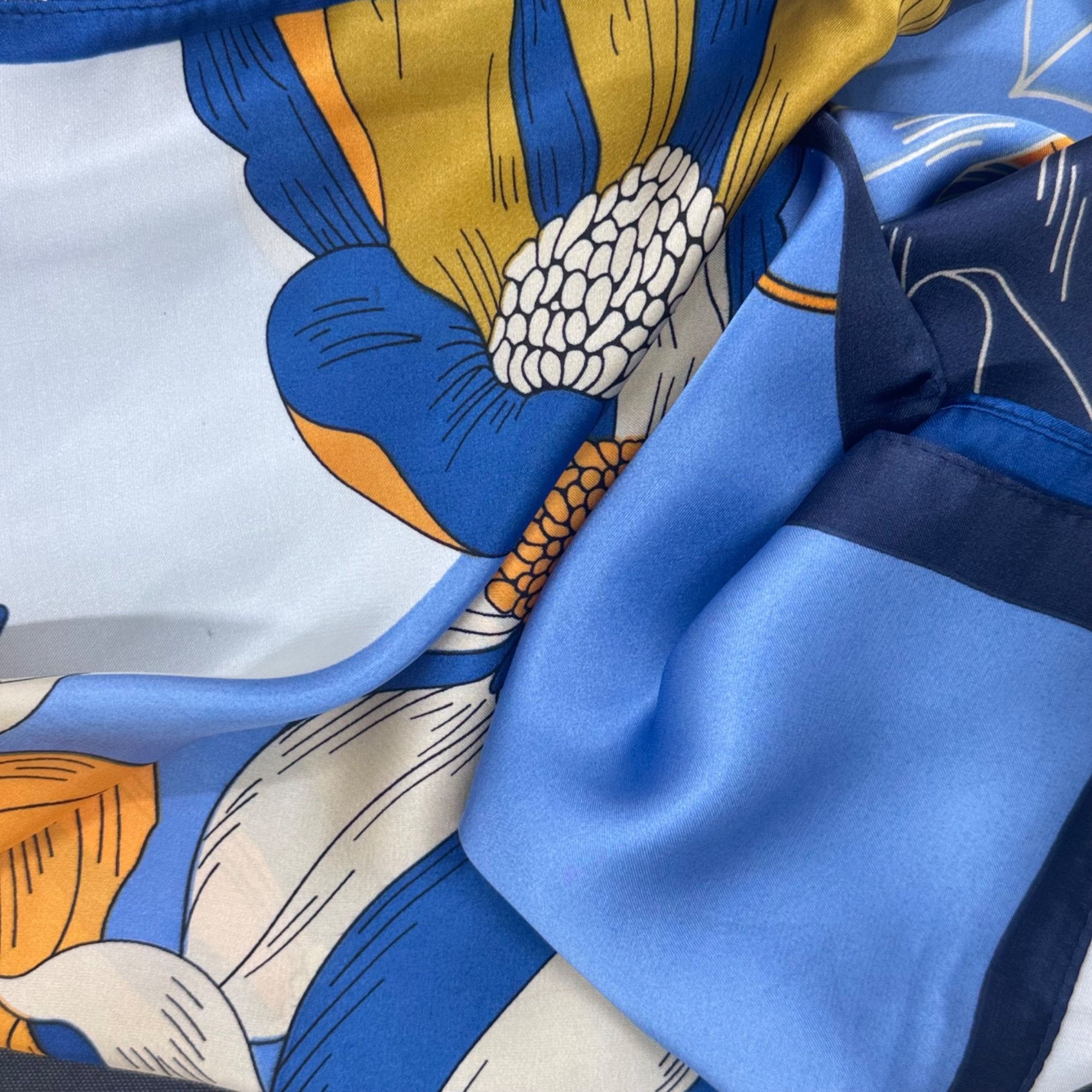 Other New Elegant Bandana Floral Square Scarf Vintage BLUE and ORA Size ONE SIZE - 5 Thumbnail