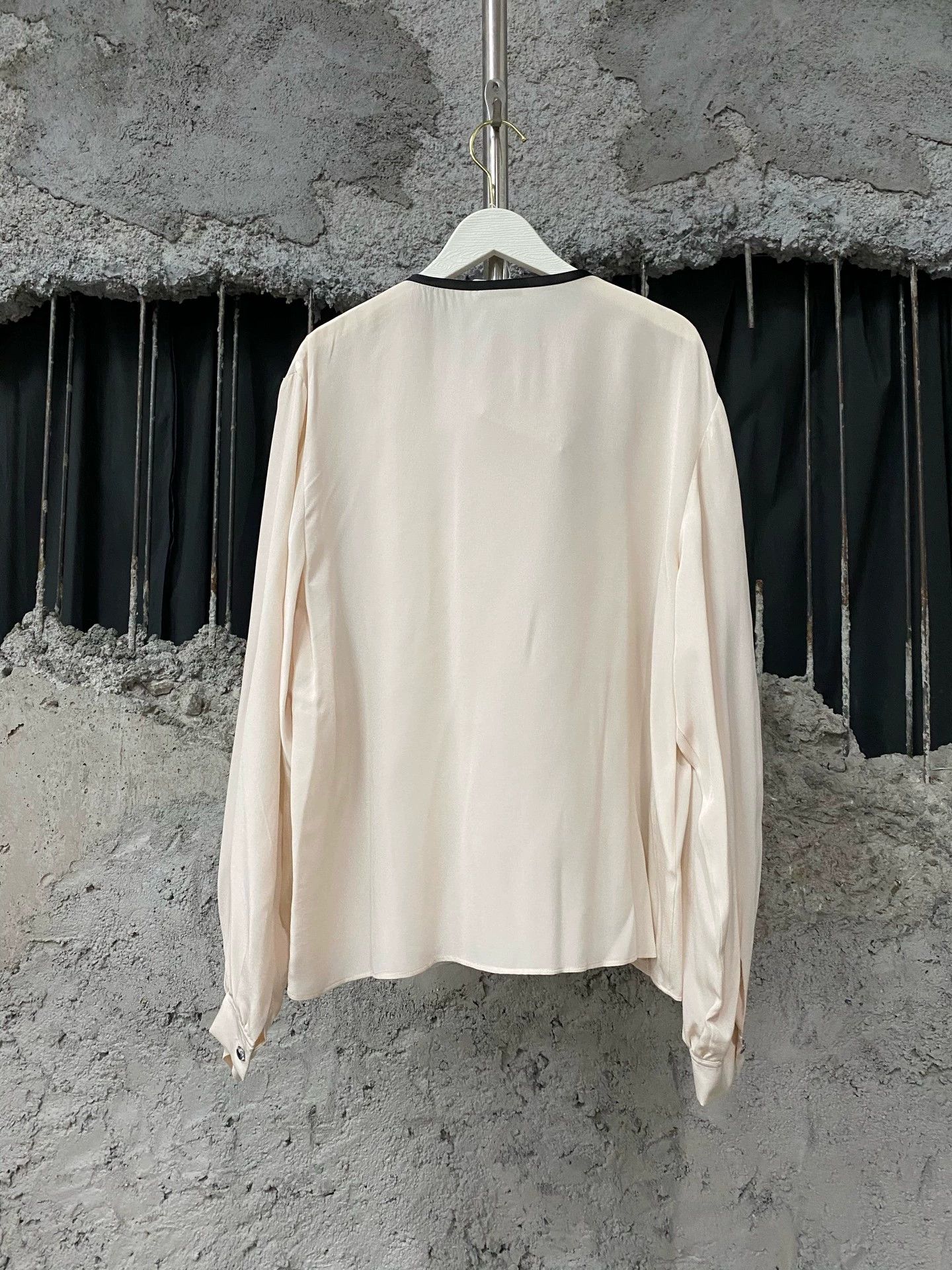 Miu Miu MIU MIU Women's Shirt 40 New Size M / US 6-8 / IT 42-44 - 2 Thumbnail