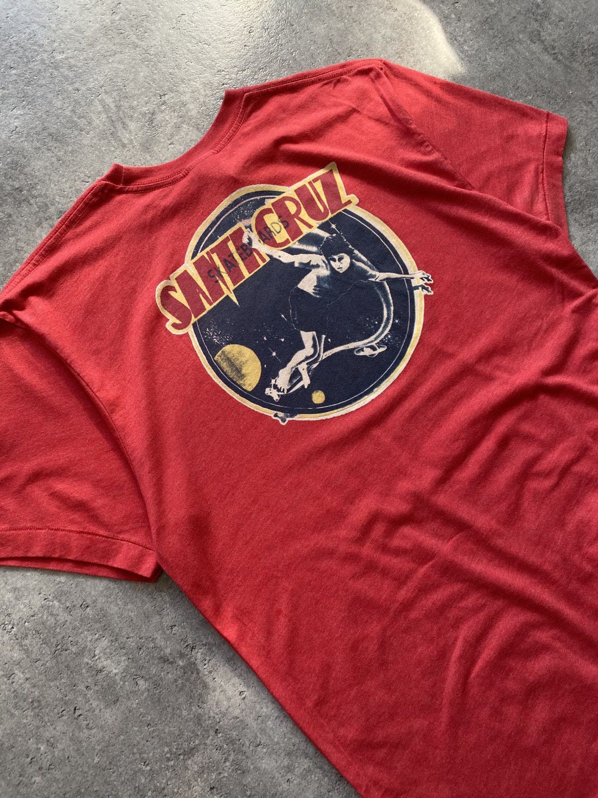 Vintage Vintage 90’s Santa Cruz Skateboarding Red Tee Made In Usa Size US L / EU 52-54 / 3 - 1 Thumbnail