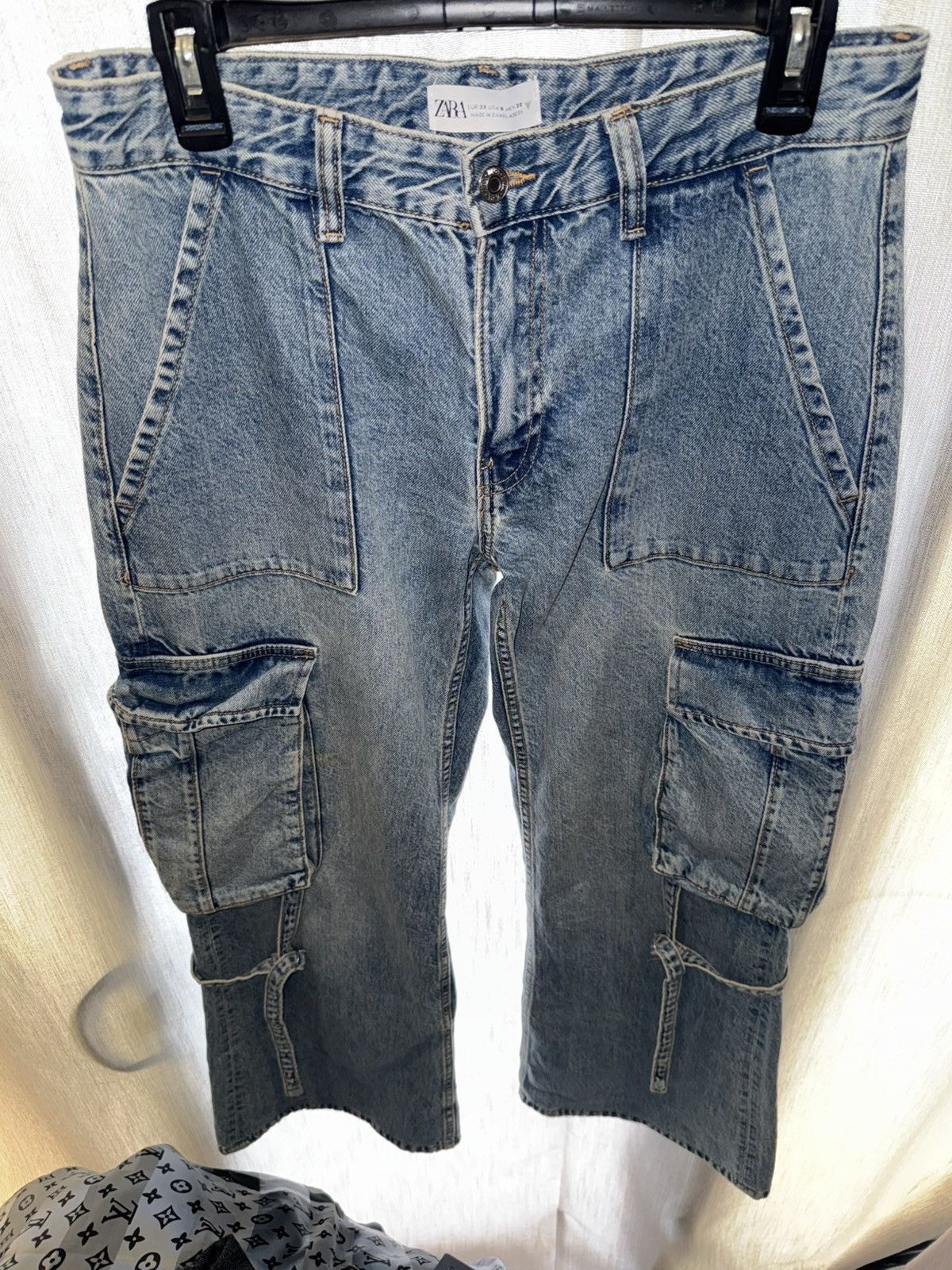 Zara Zara Mid Rise Denim Cargo Pants with Pockets and Zipper SZ 6 Size 28" / US 6 / IT 42 - 2 Thumbnail