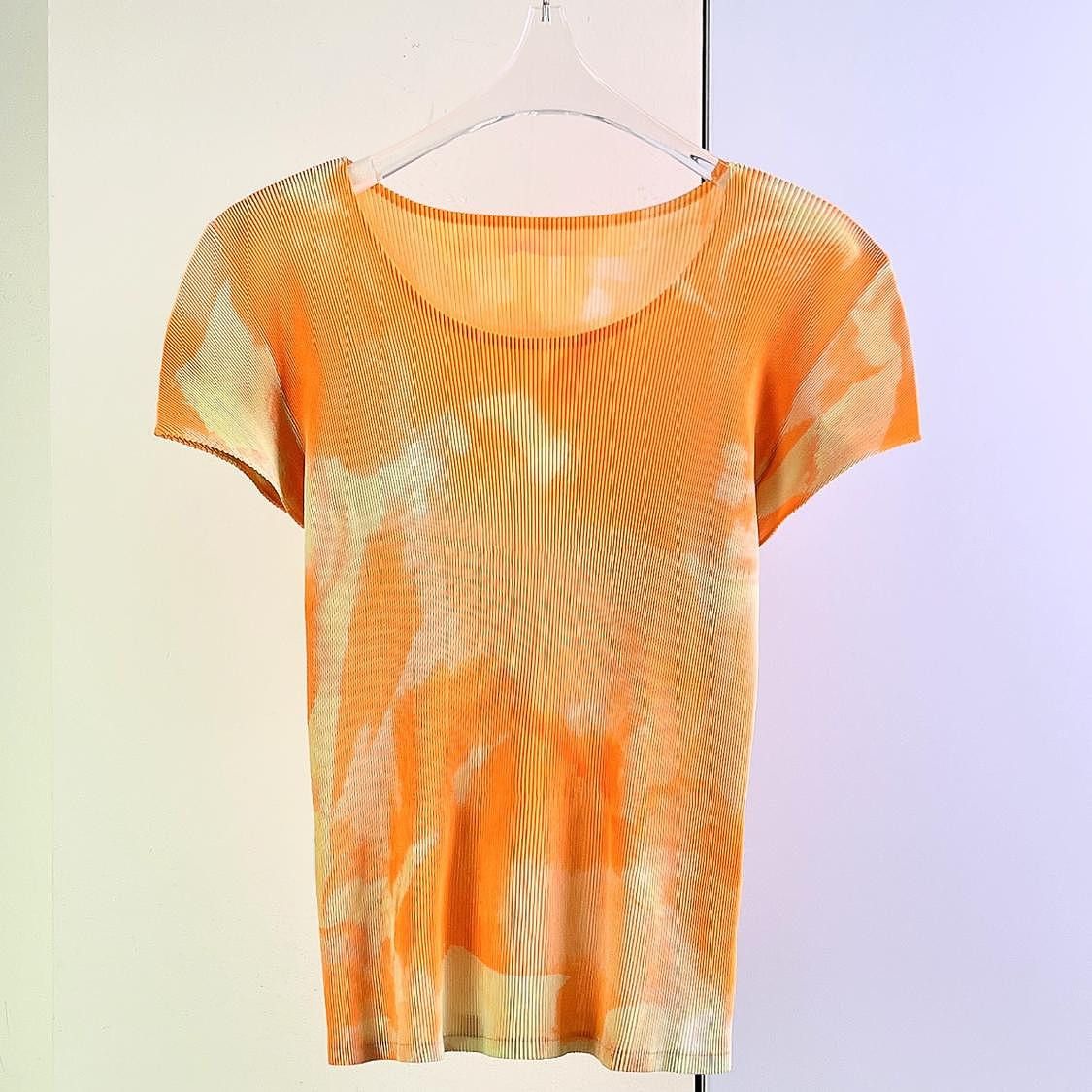 Pleats Please Issey Miyake Pleats Please Issey Miyake Orange Print Pleated Top Size 3 Size M / US 6-8 / IT 42-44 - 1 Thumbnail