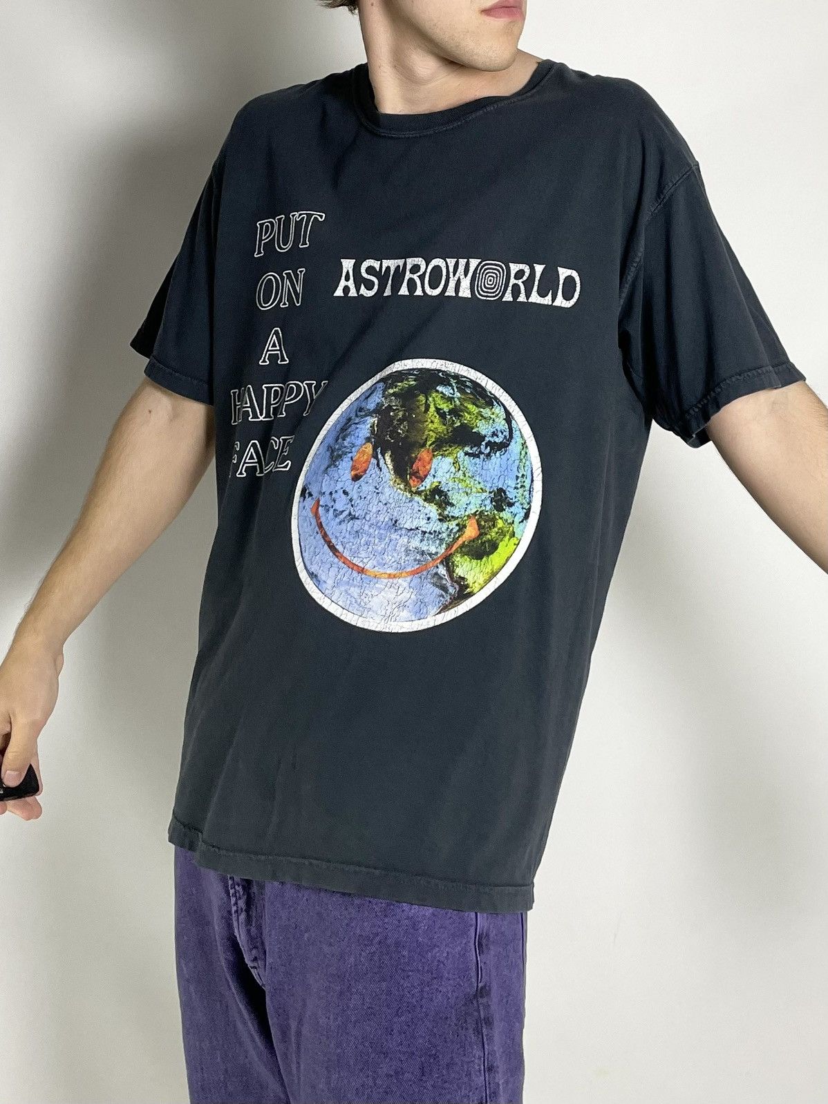 Travis Scott ASTROWORLD 🌎 Travis Scott tour merch tee sicko mode t shirt Size US XL / EU 56 / 4 - 1 Thumbnail