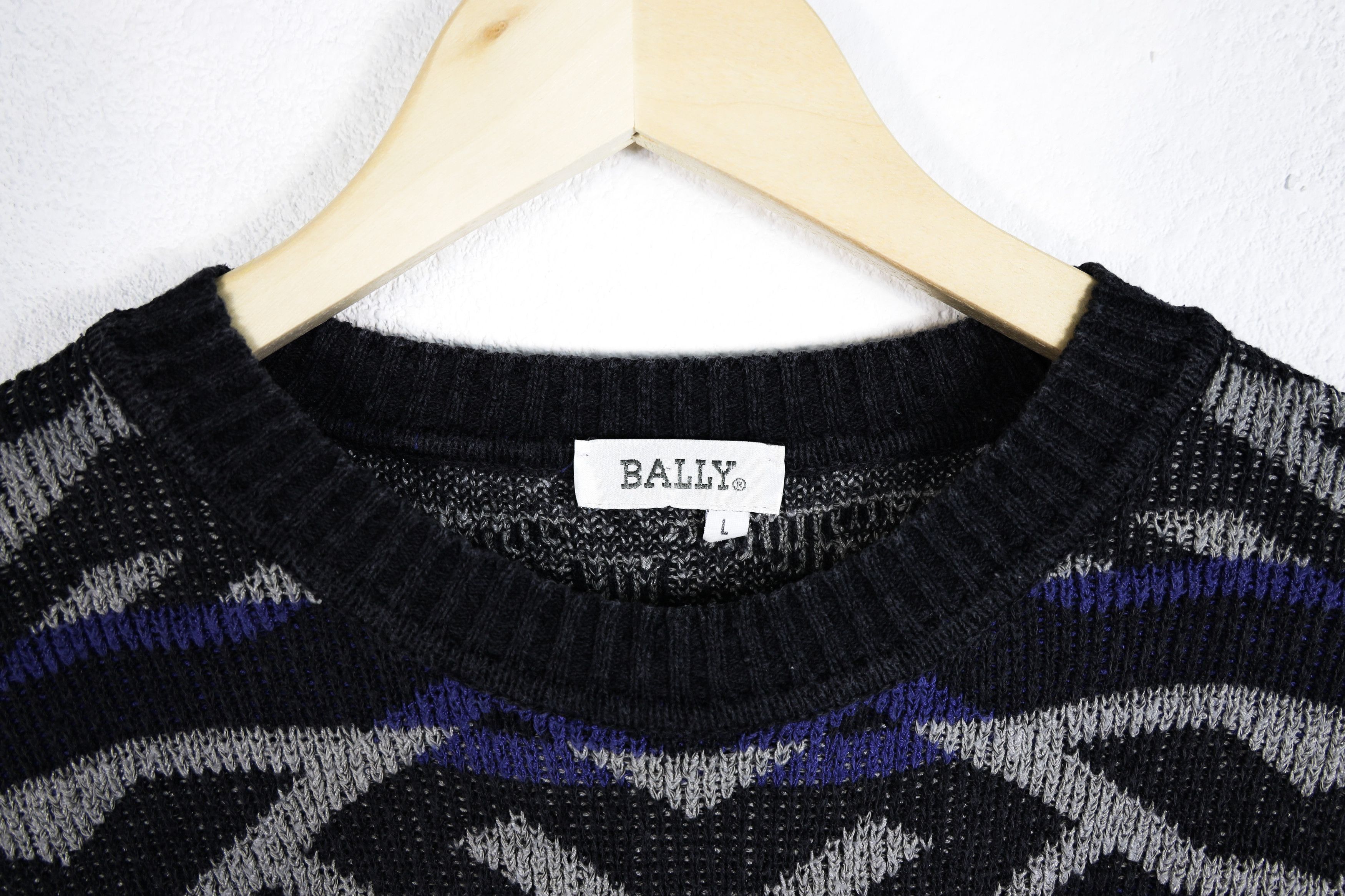 Bally Vintage Bally Italy Geometric Pattern Cotton Sweater L size Size US L / EU 52-54 / 3 - 6 Thumbnail