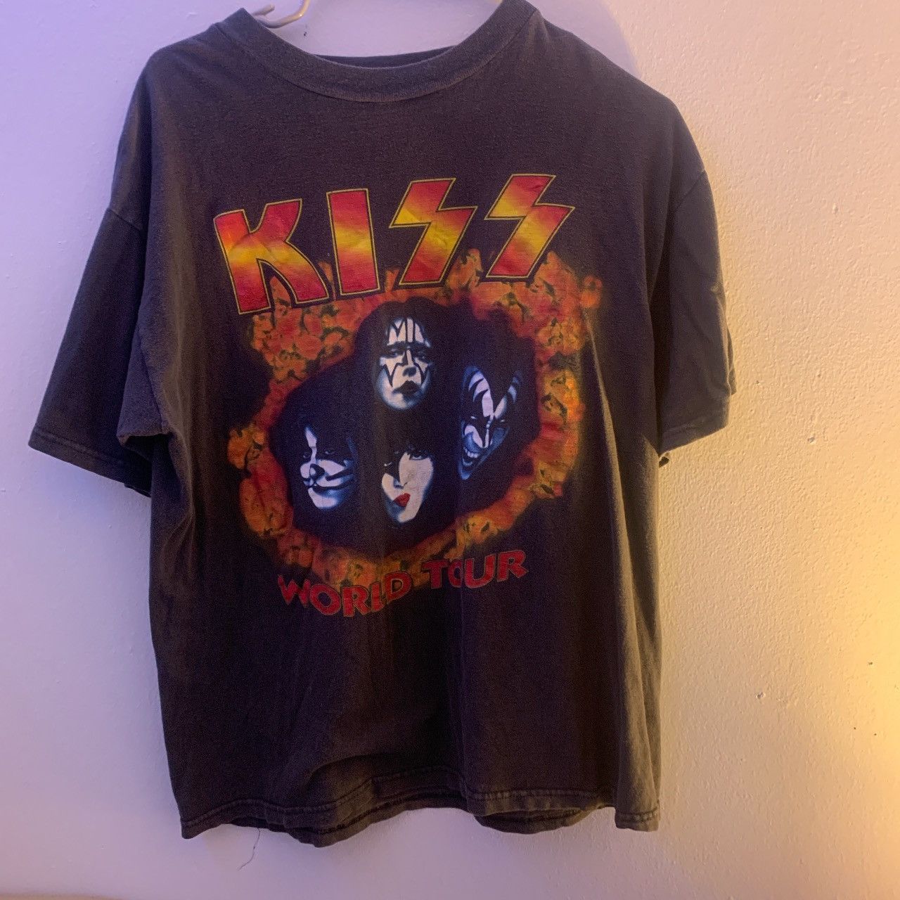 Vintage Vintage faded black kiss t shirt Size US XL / EU 56 / 4 - 1 Thumbnail