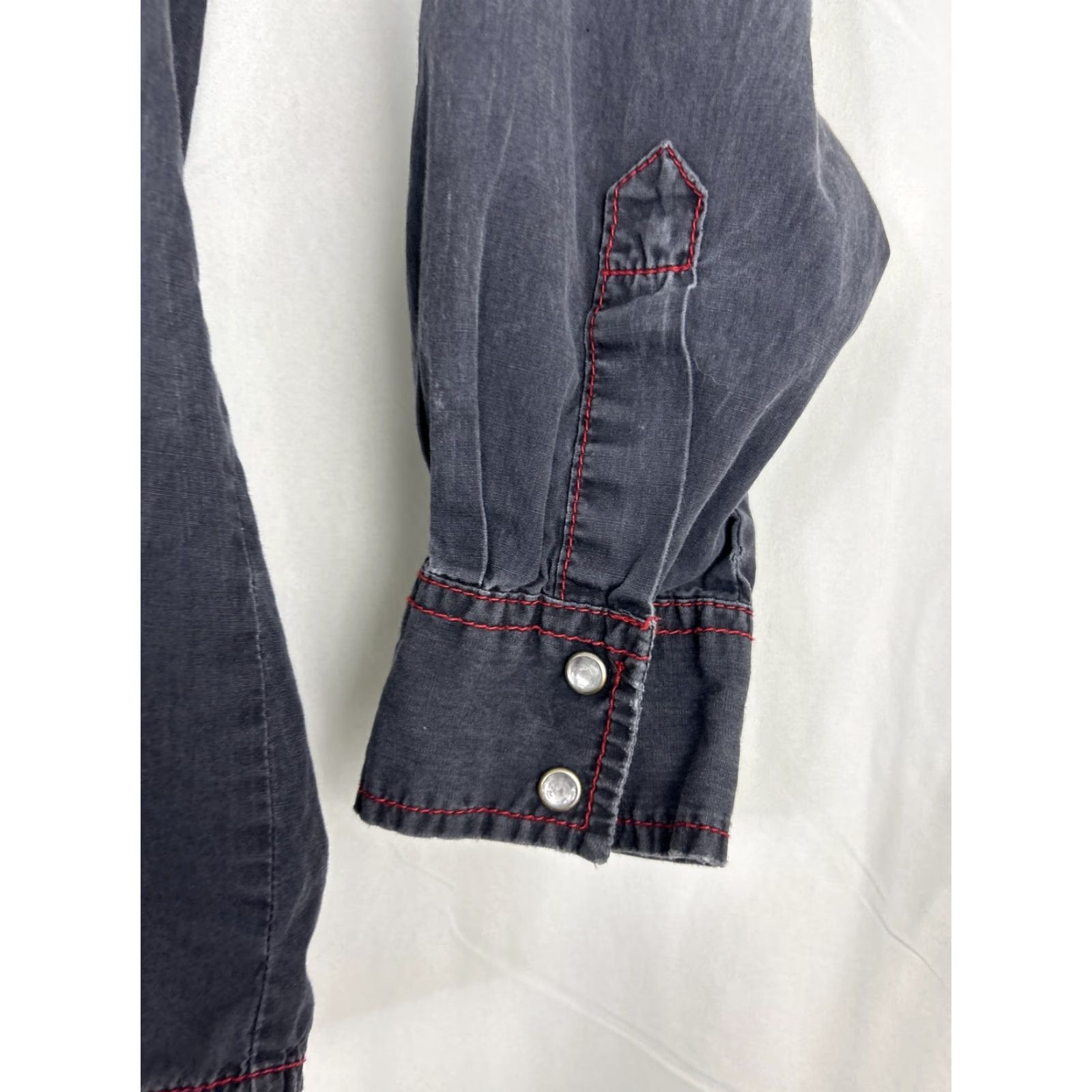 47 VINTAGE Rock 47 by Wrangler Beaded Pearl Snap Shirt Womens Long Sleeve Black Western Beaded Accents Sized L (Chest 22” Length 28” Sleeves 24”) Size L / US 10 / IT 46 - 6 Thumbnail