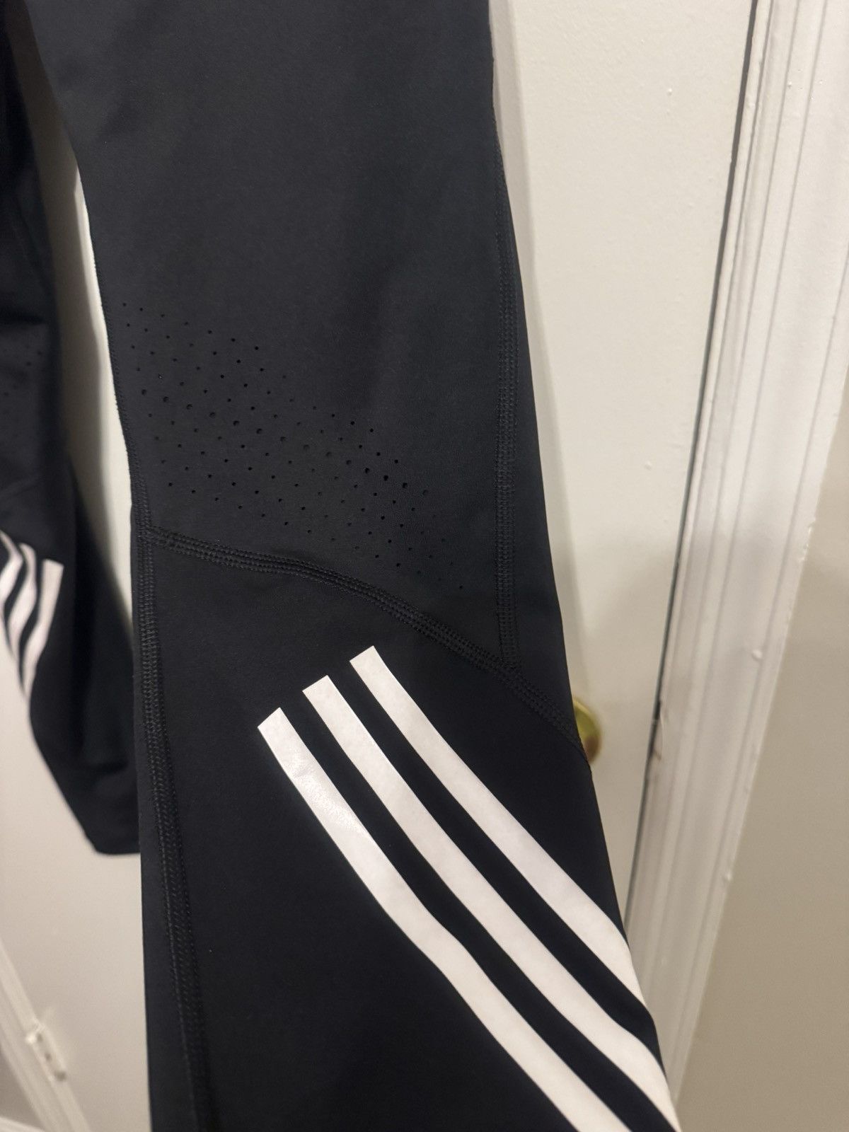 Adidas Adidas x Peloton black athletic leggings Men Size Medium Size US 27 - 4 Thumbnail