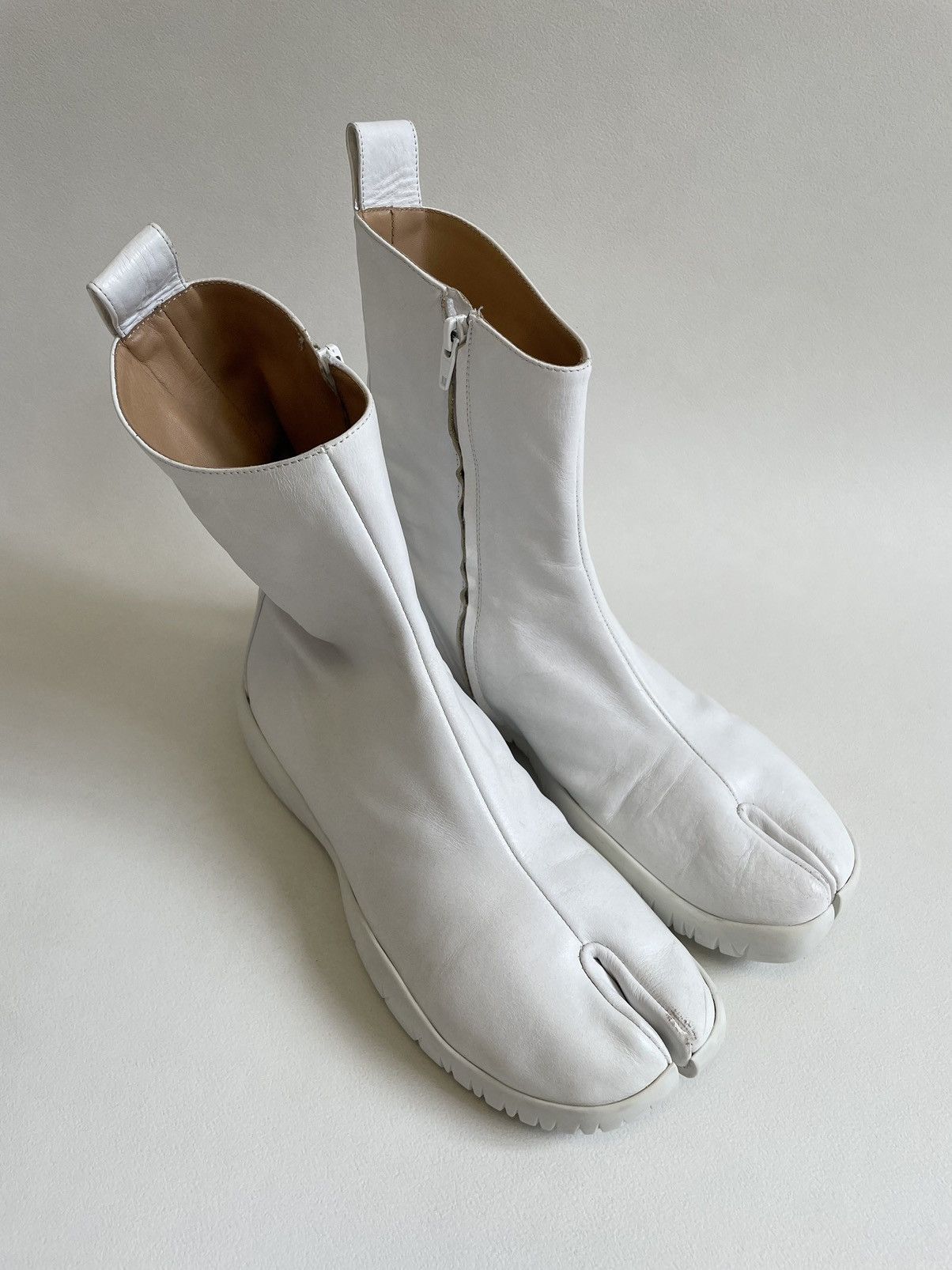 Maison Margiela White Leather Scuba Tabi Boots / Sneakers Size US 7 / IT 37 - 15 Thumbnail