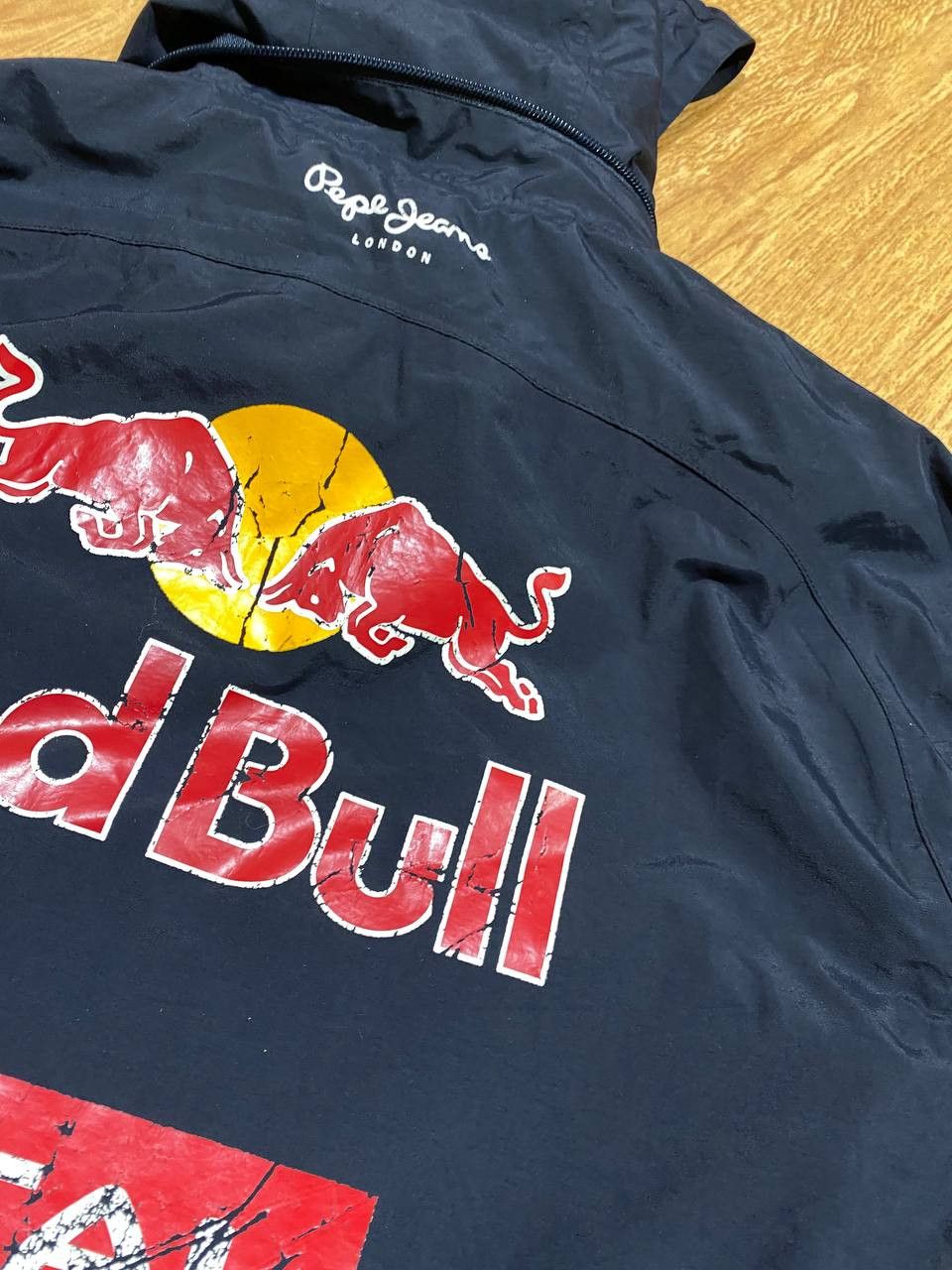 Red Bull Red Bull Vintage Racing F1/NASCAR Big Logo Y2K Jacket Size US S / EU 44-46 / 1 - 23 Thumbnail