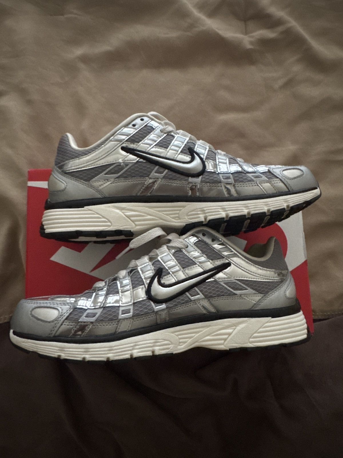 Nike Nike P-6000 Size US 8 / EU 41 - 2 Thumbnail