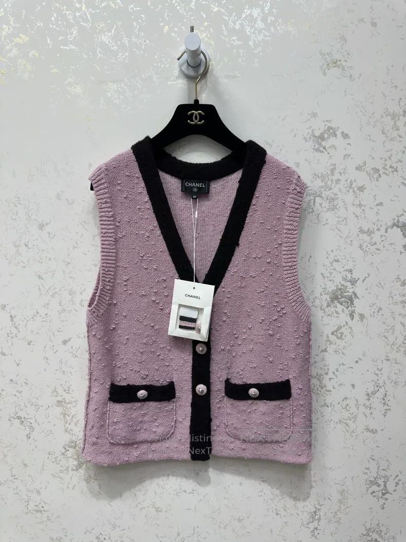 Chanel Chanel 24 autumn and winter pink and black knitted vest Size XS / US 0-2 / IT 36-38 - 1 Thumbnail