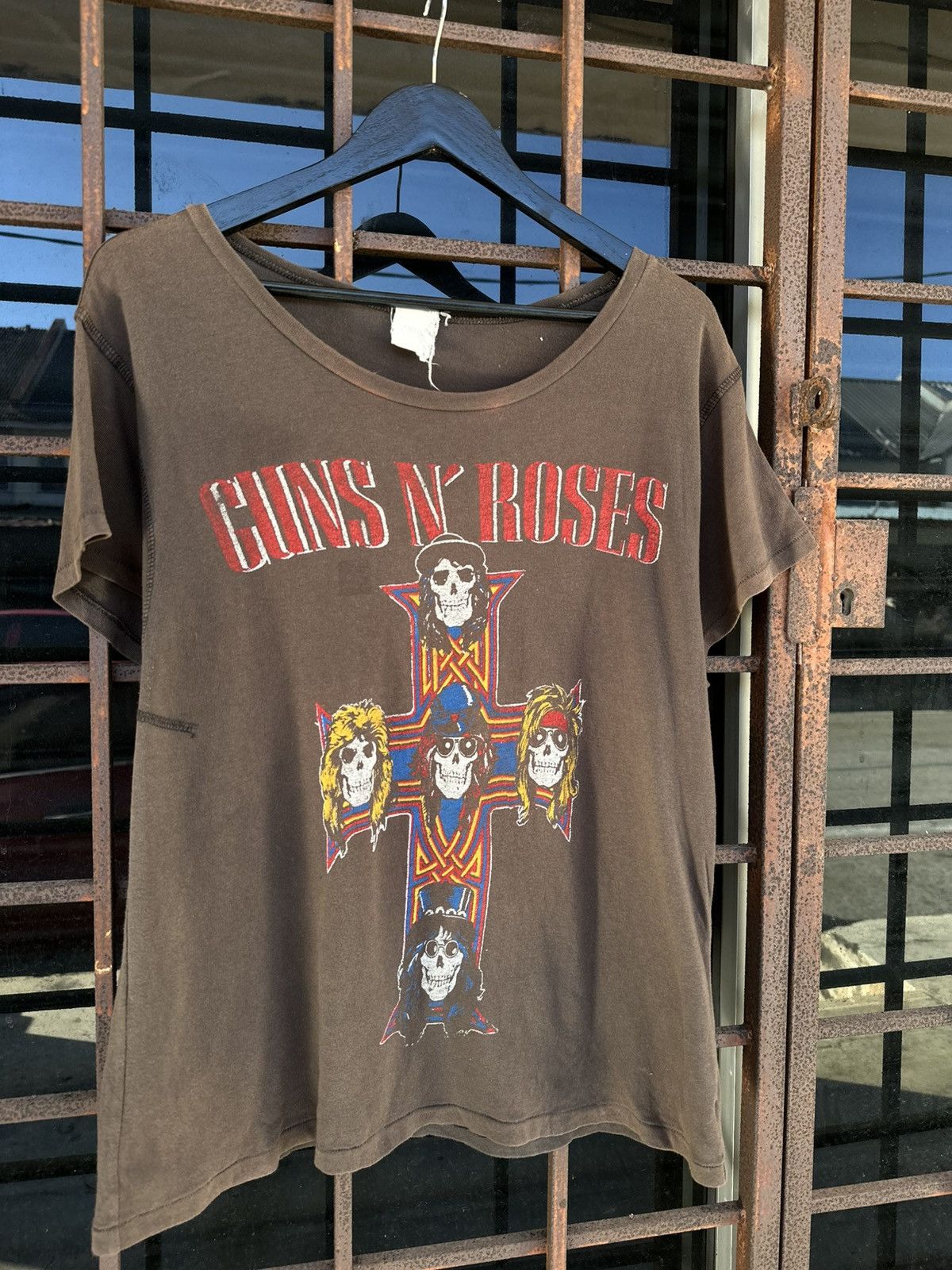 Vintage THRASHED Faded Guns & Roses Woman Tanks Big Collar Size US M / EU 48-50 / 2 - 3 Thumbnail