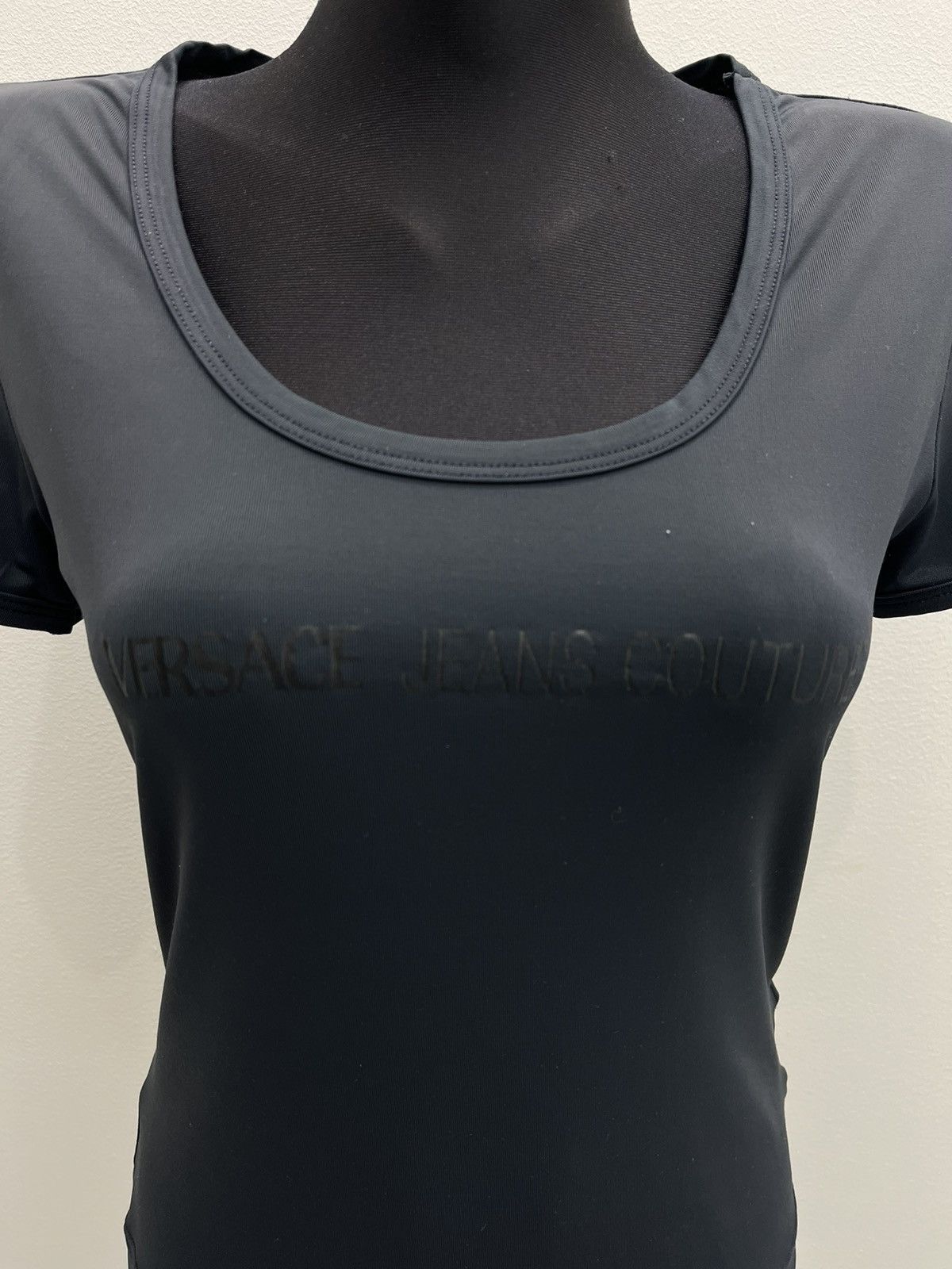 Versace Jeans Couture Vintage Versace Jeans Couture Logo Stretch Top Tee T-shirt Size M / US 6-8 / IT 42-44 - 2 Thumbnail