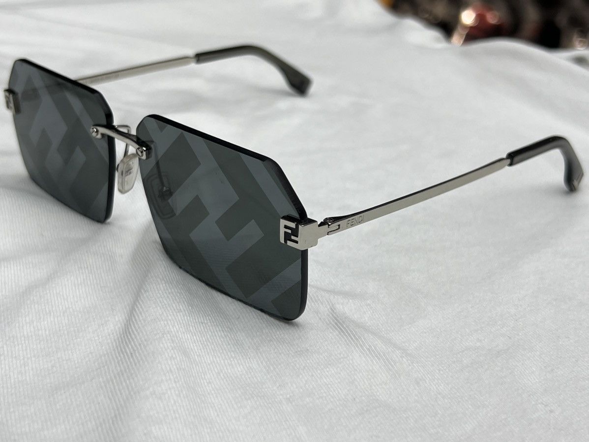 Fendi Fendi Sunglasses Size ONE SIZE - 2 Thumbnail