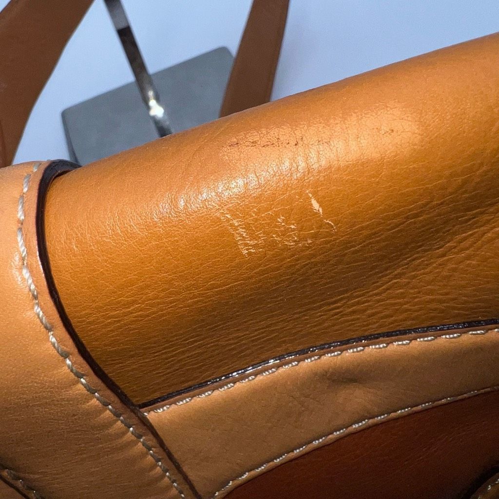 Michael Kors Michael Michael Kors Vintage Saddle Leather Handbag with Dust Bug Size ONE SIZE - 11 Thumbnail