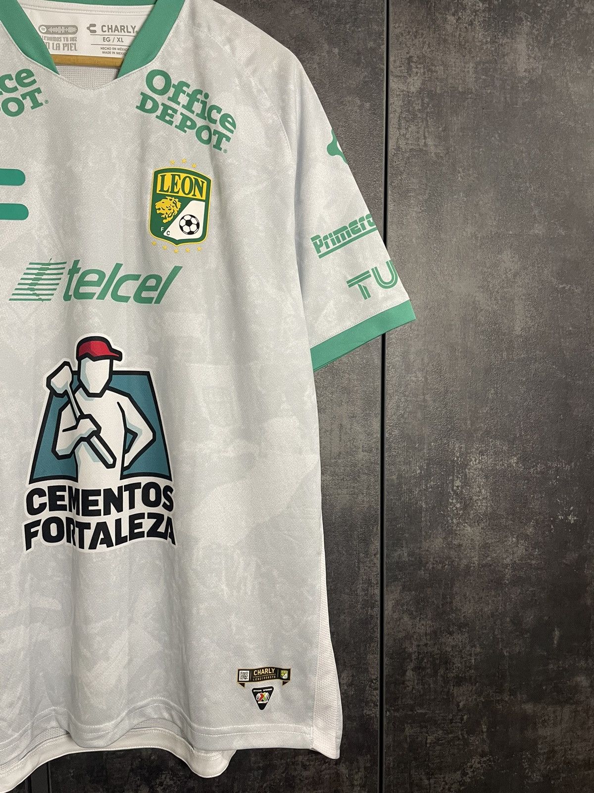 Vintage Rare Leon 2021 Soccer Team Away Jersey Blokecore Size US XL / EU 56 / 4 - 3 Thumbnail