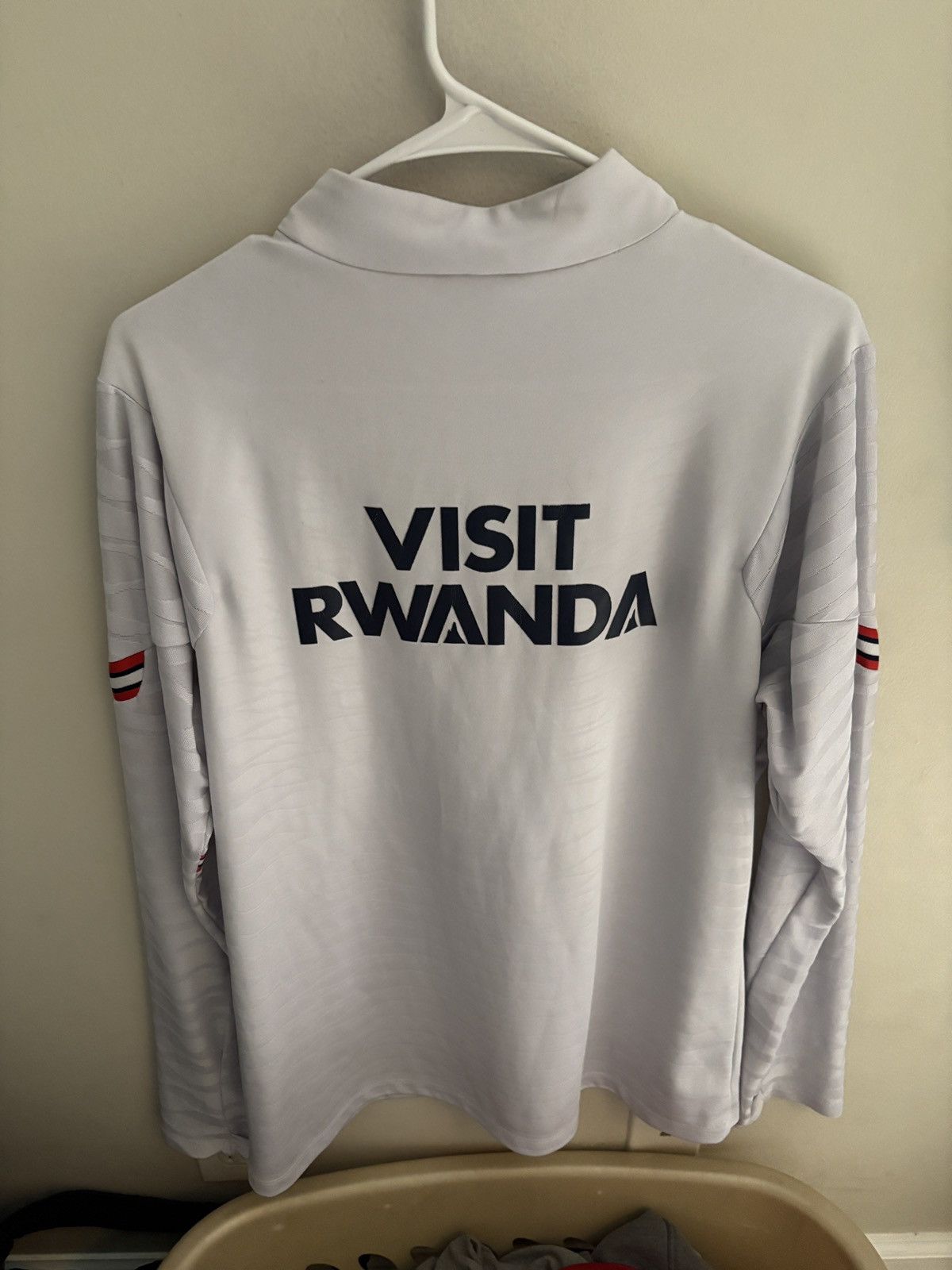 Jordan Brand PSG White Warm Up Long Sleeve Size US L / EU 52-54 / 3 - 9 Thumbnail