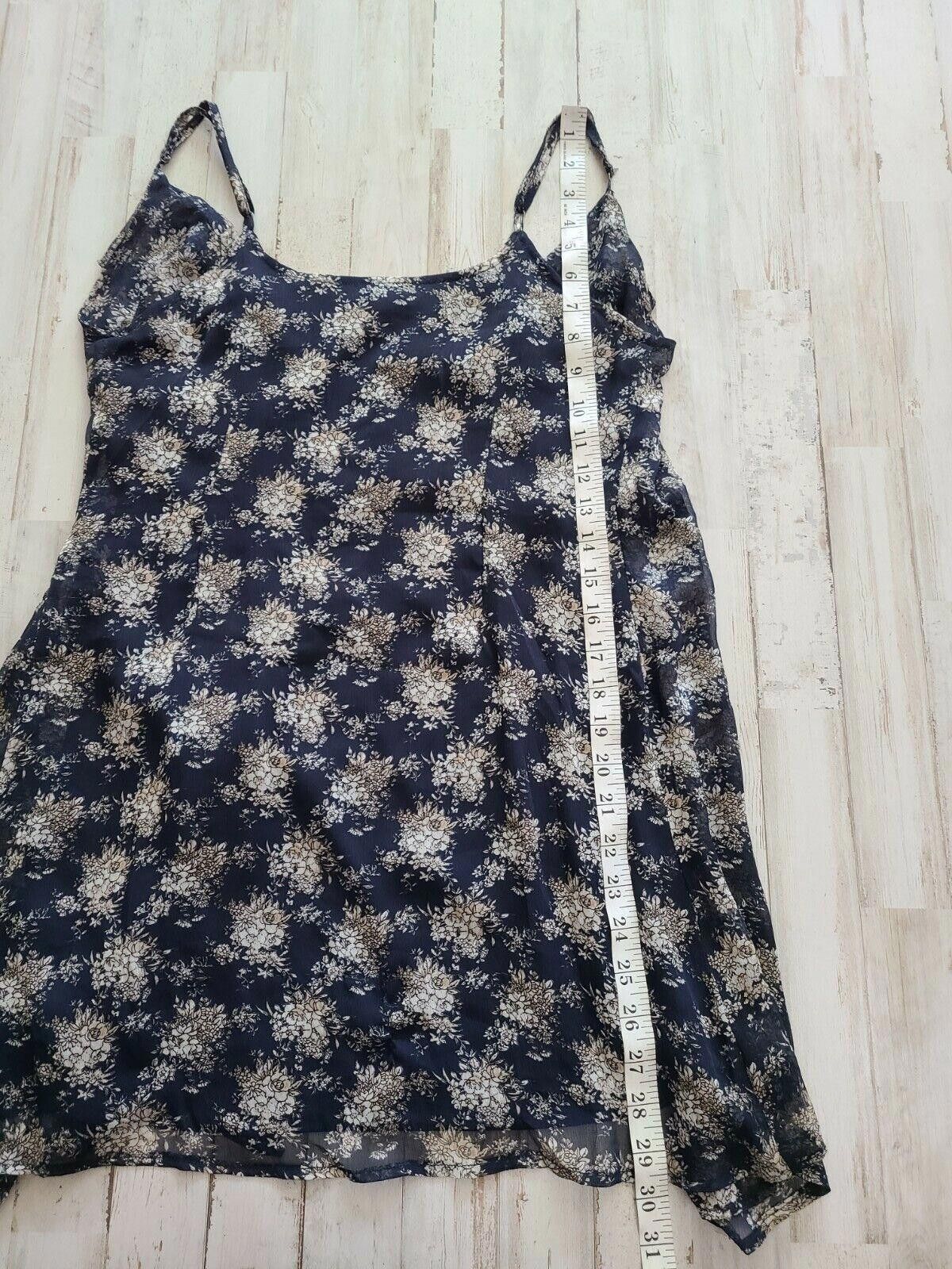 Designer Grade And Gather Top Small Deep V Neck Blue Floral Tank Size S / US 4 / IT 40 - 6 Thumbnail
