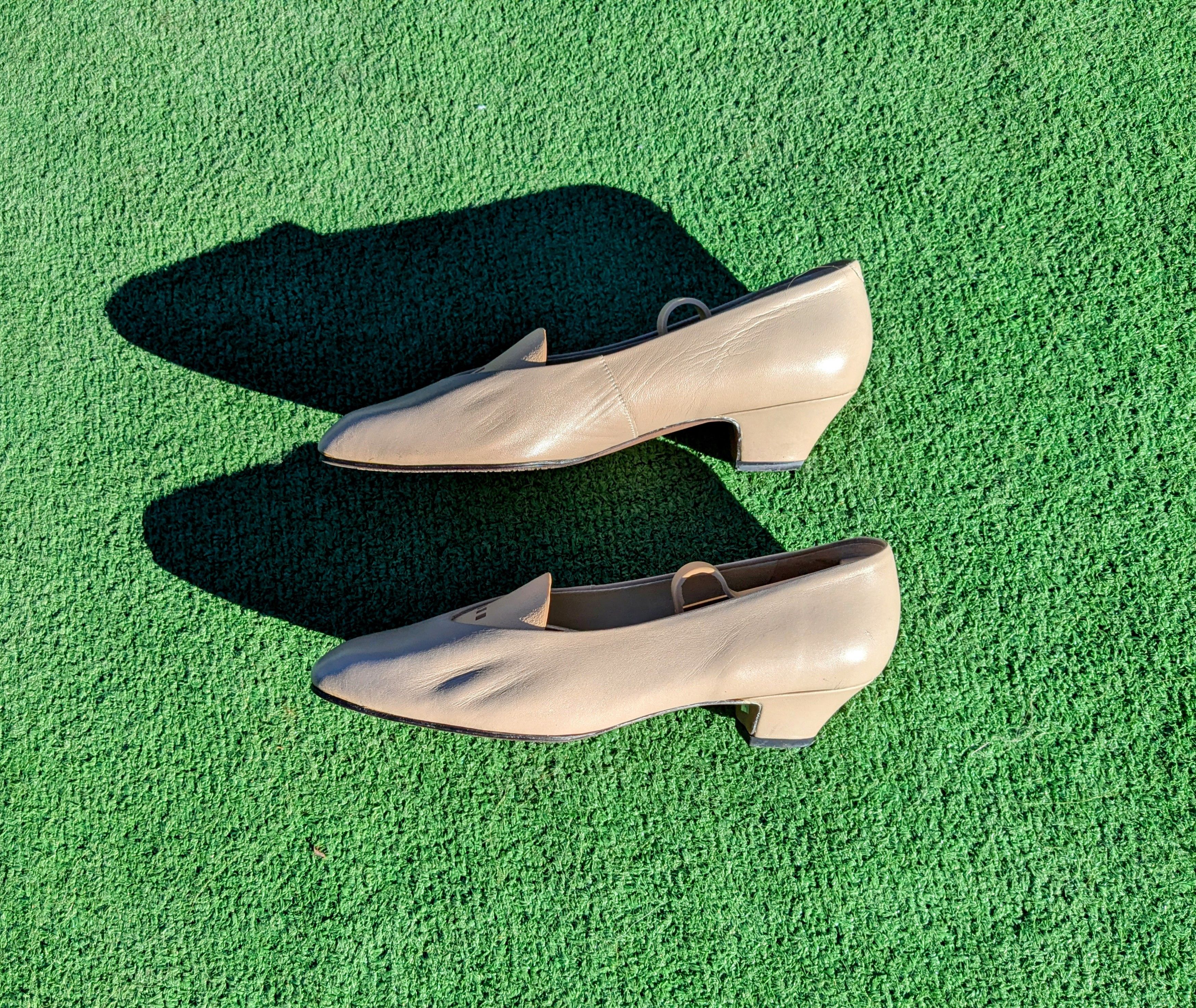 Vintage Moare by Sharp 1970s Vintage Leather Mid-Heel Retro Pumps Size US 7 / IT 37 - 4 Thumbnail