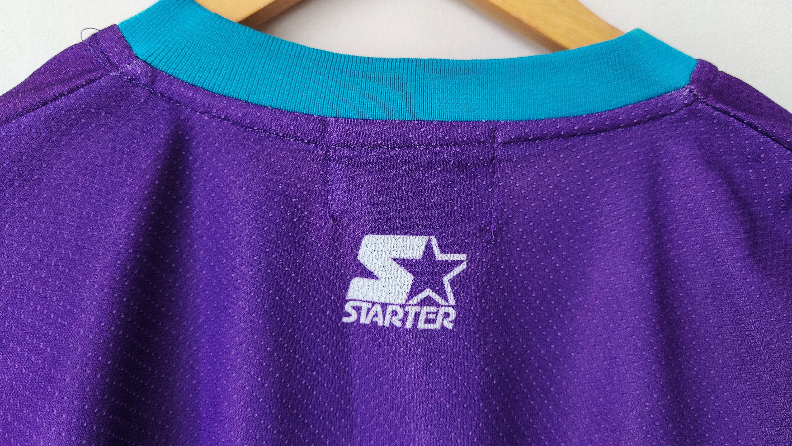 Starter RARE Charlotte Hornets Starter Vintage 90s Full Print Jersey Size US L / EU 52-54 / 3 - 6 Thumbnail